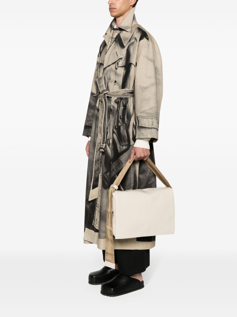 debossed-logo leather shoulder bag - 2