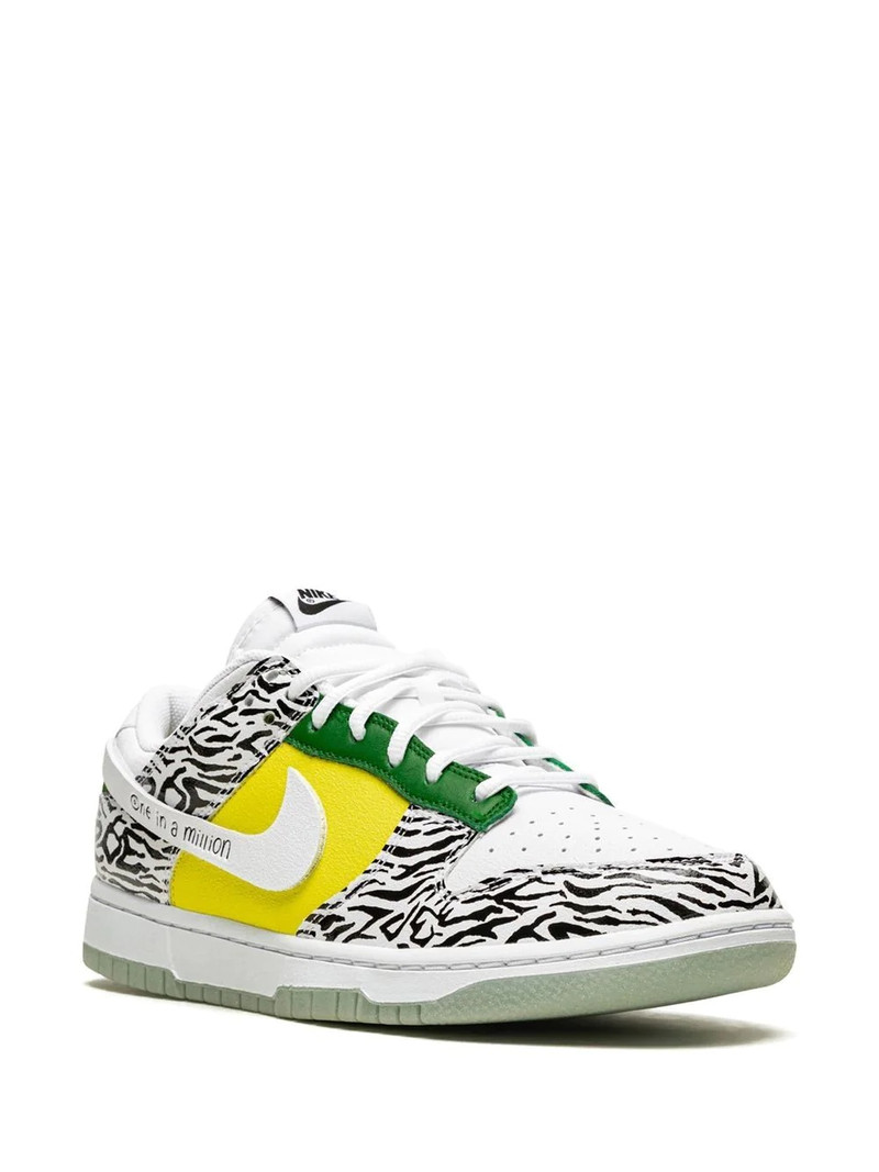 Nike Dunk Low "Doernbecher Zoe" sneakers outlook
