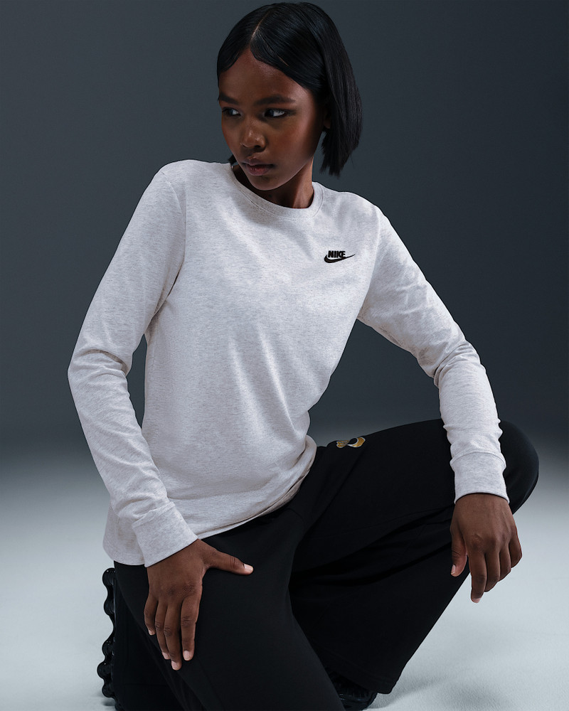 Nike Sportswear Club Women's Long-Sleeve T-Shirt 3