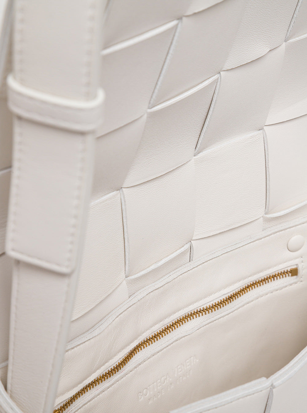 Bottega Veneta Women Cassette White Leather Crossbody Bag In Intreccio Nappa Leather - 3