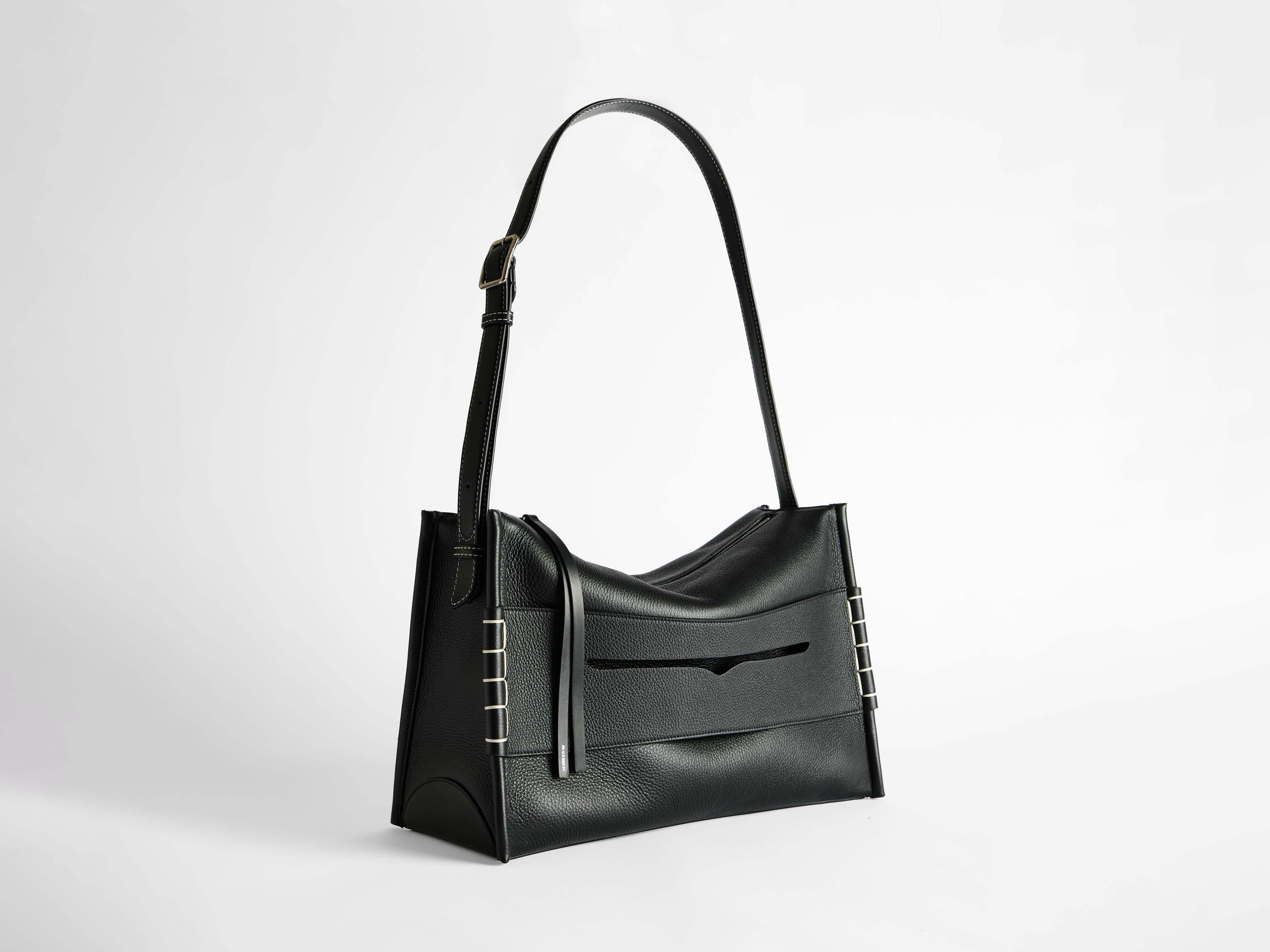 MESSENGER LOAFER BAG IN BLACK LEATHER - 3