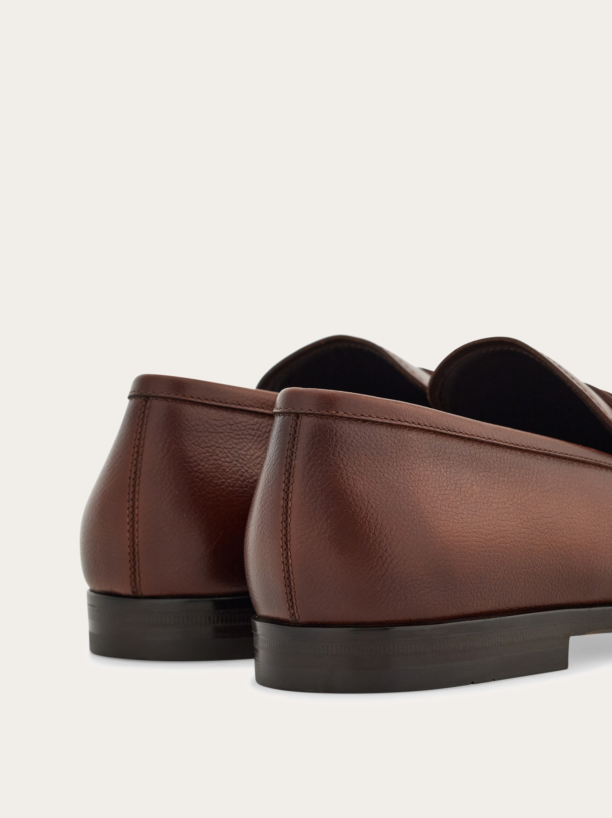 Moccasin with Gancini ornament - 4