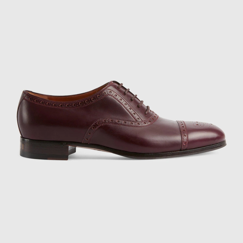 Men's shoe with brogue details 1