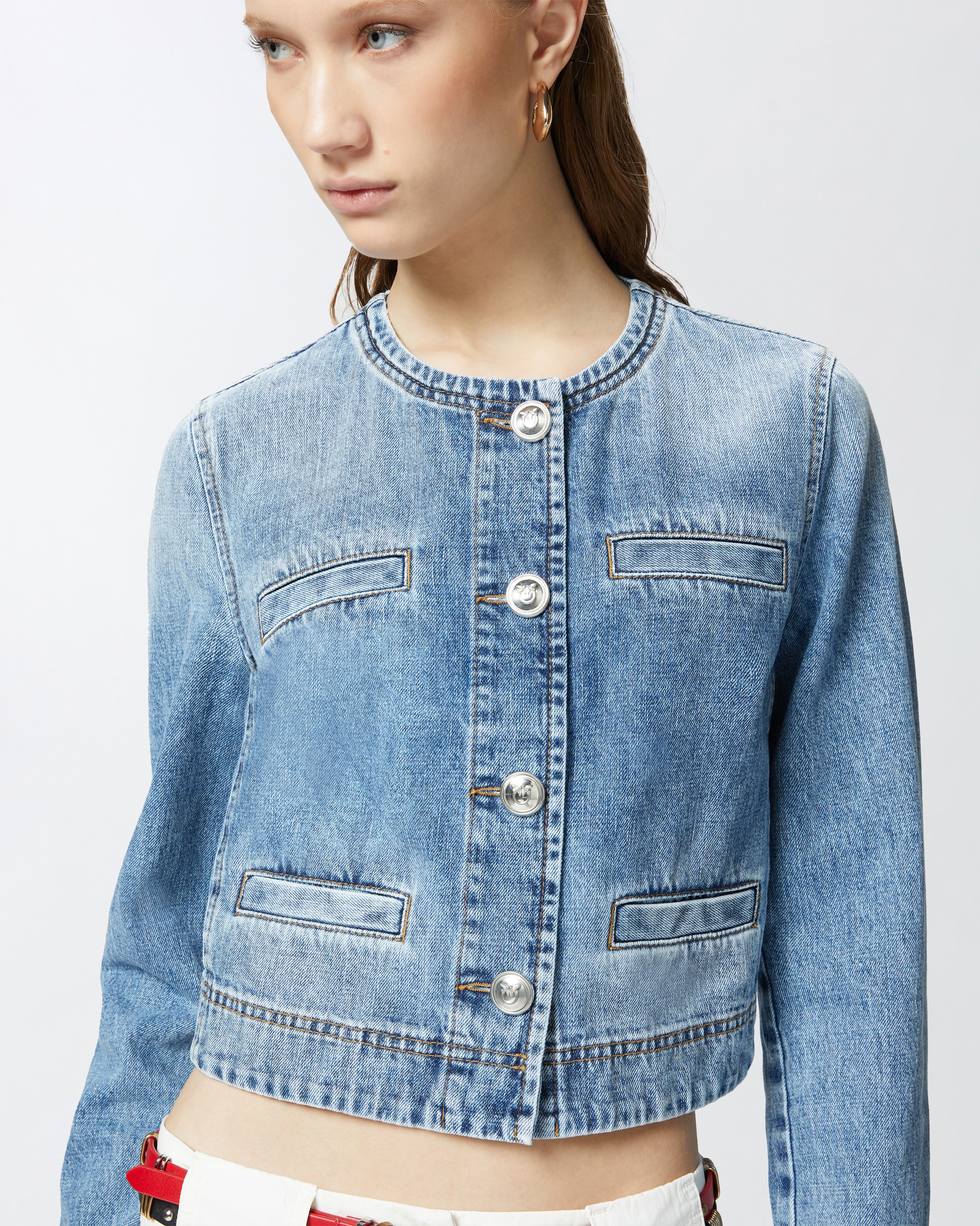 SHORT DENIM JACKET WITH POCKETS AND BUTTONS - 5