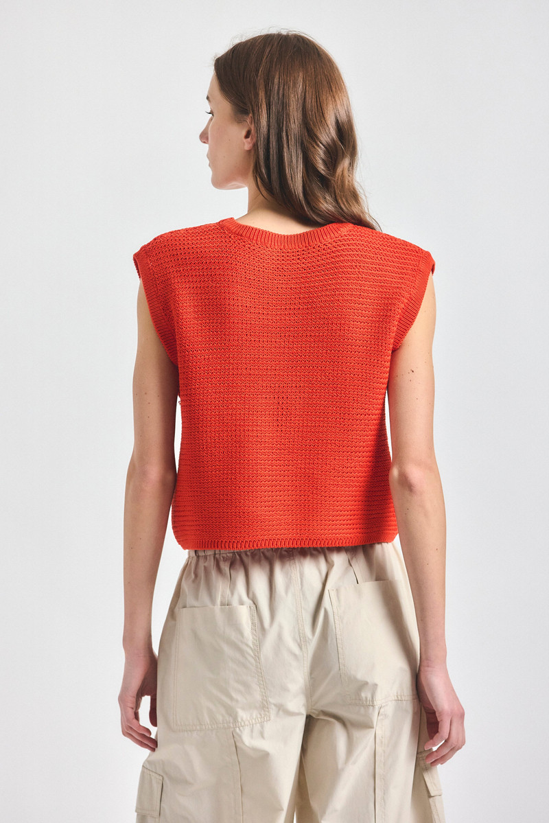 VIVIENNE SLEEVELESS SWEATER 4