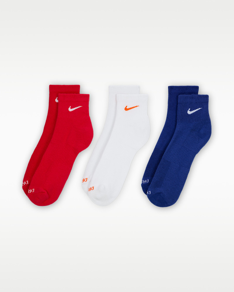 Nike Nike Everyday Plus Cushioned Training Ankle Socks (3 Pairs) outlook
