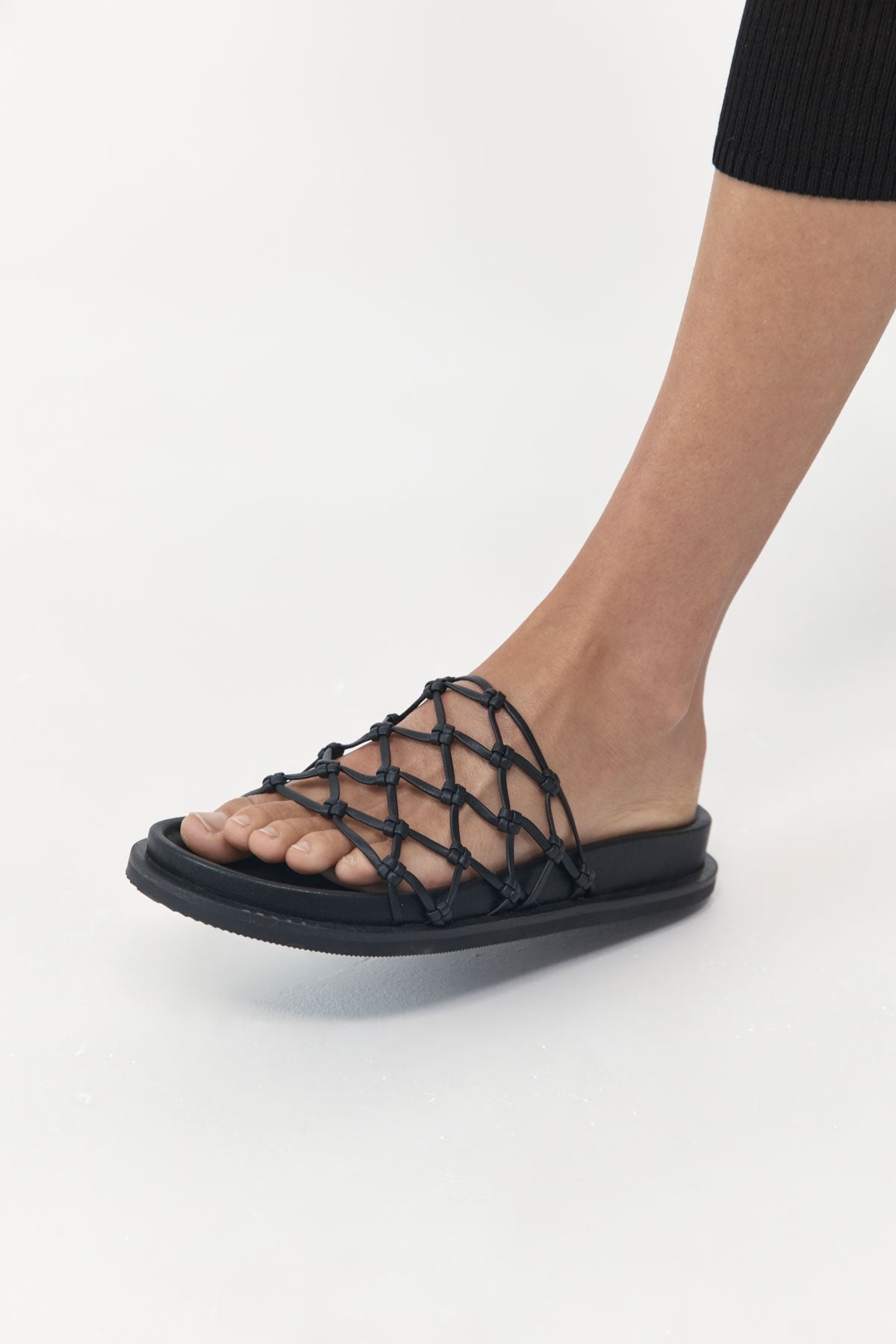 Macrame Gio Slide - Black - 3
