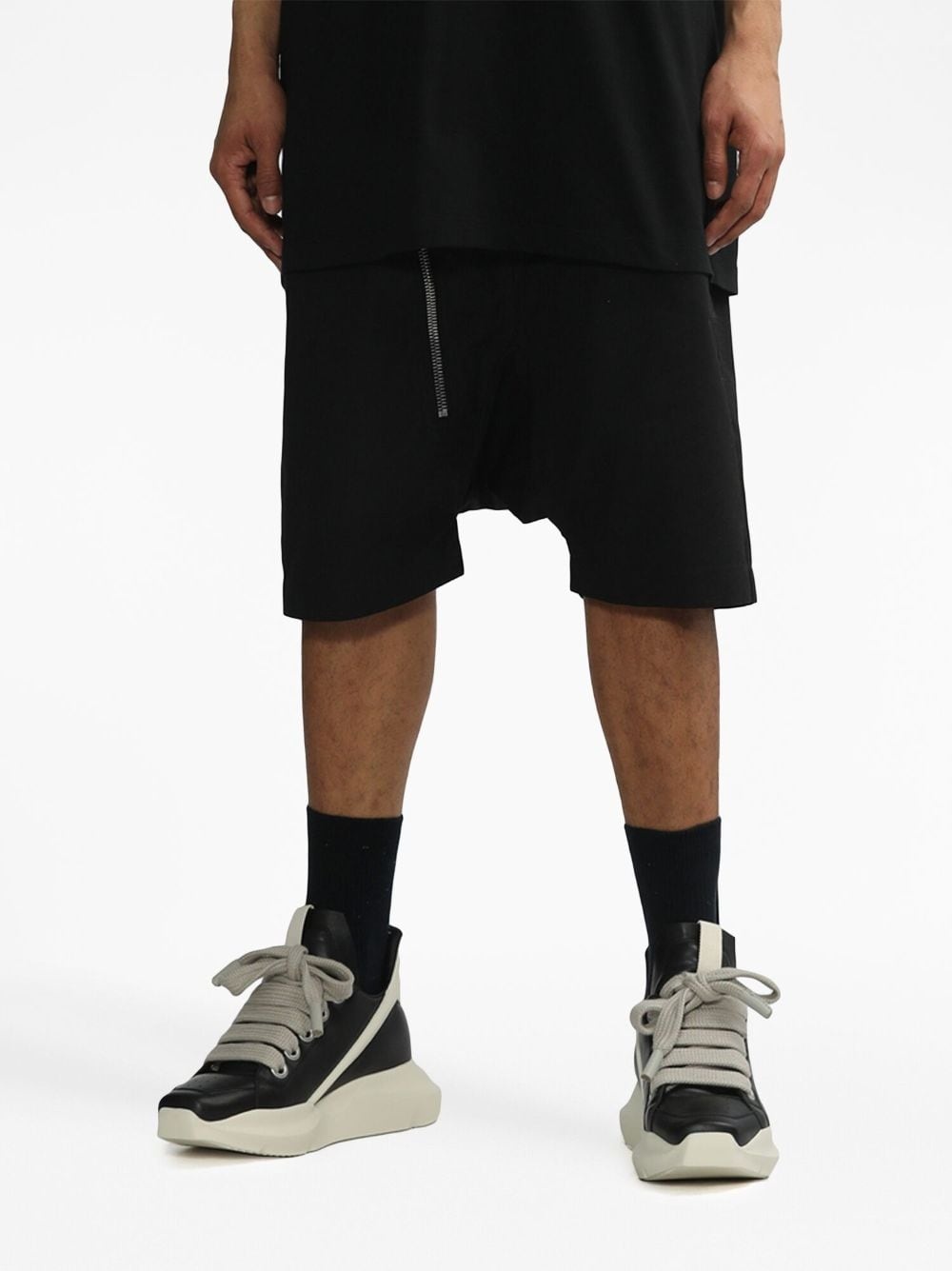 strap-detail drop-crotch shorts - 3
