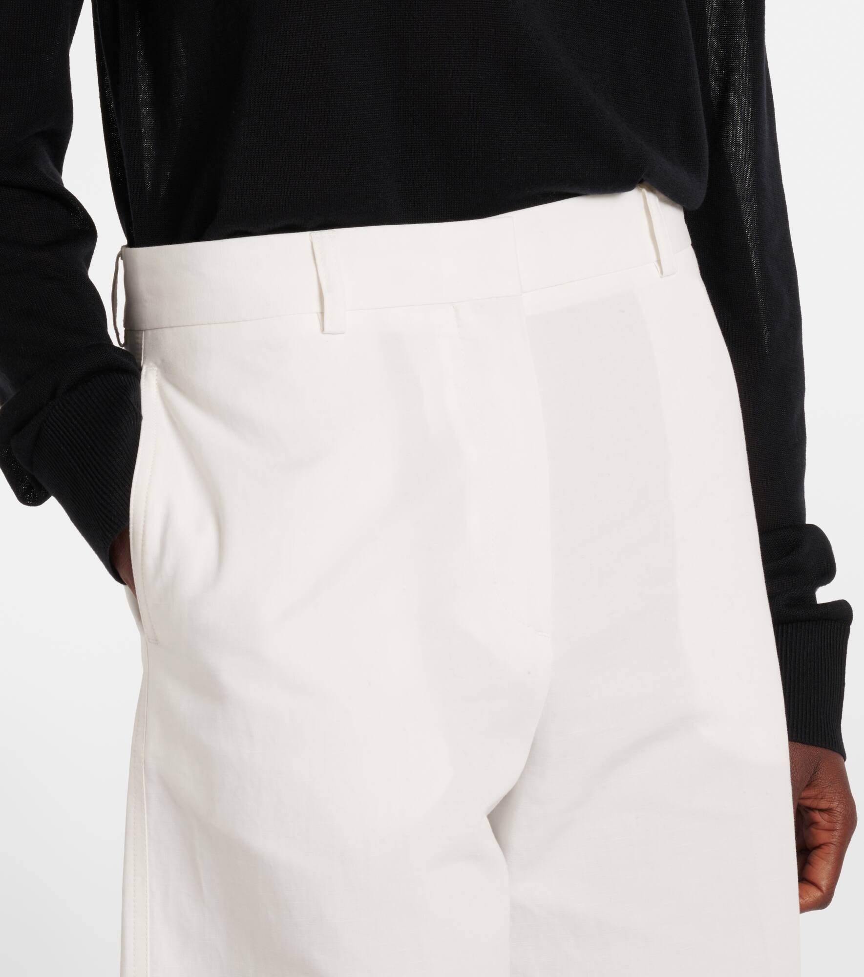 Cotton and linen Bermuda shorts - 4