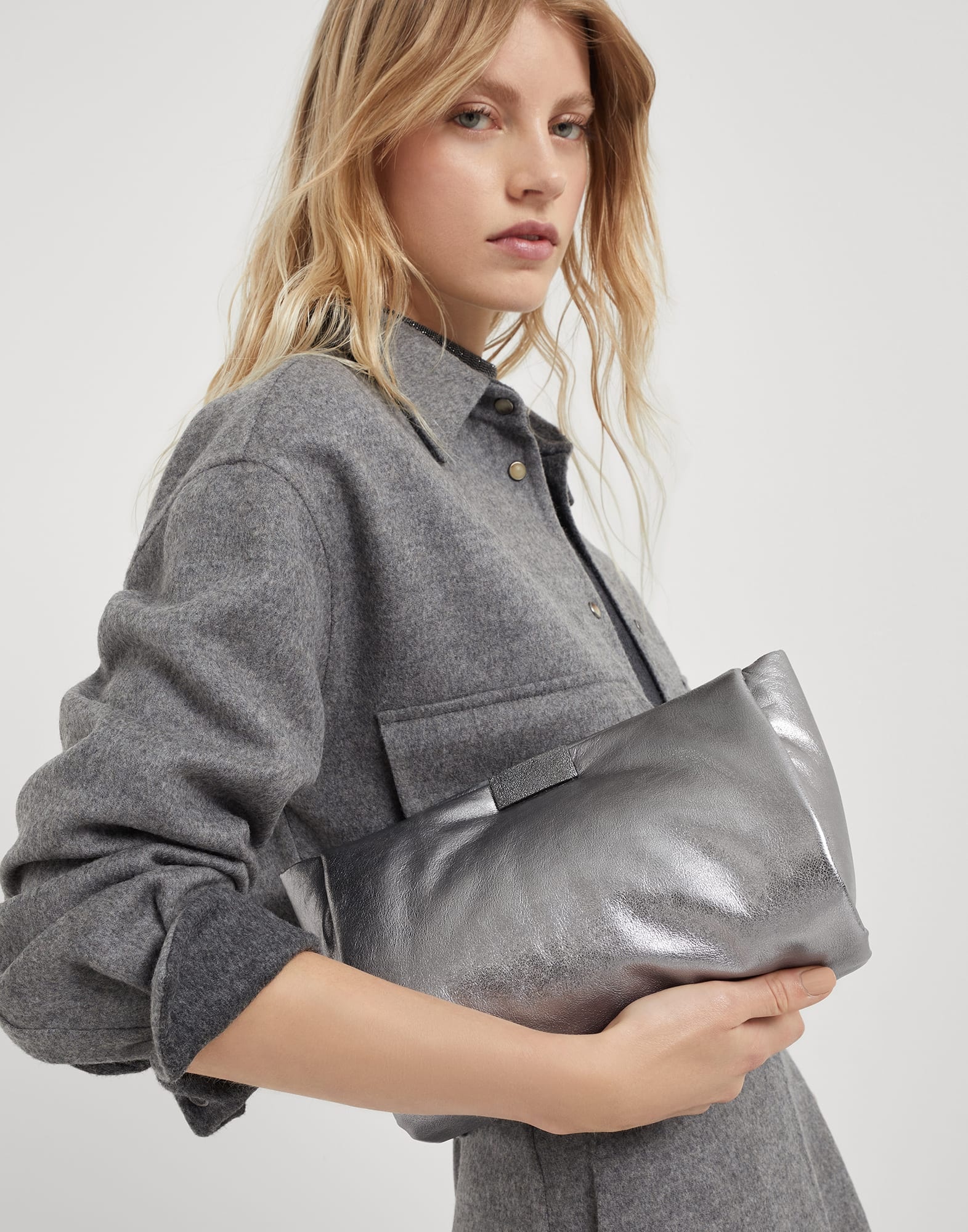 Lamé calfskin clutch bag with shimmering detail - 4
