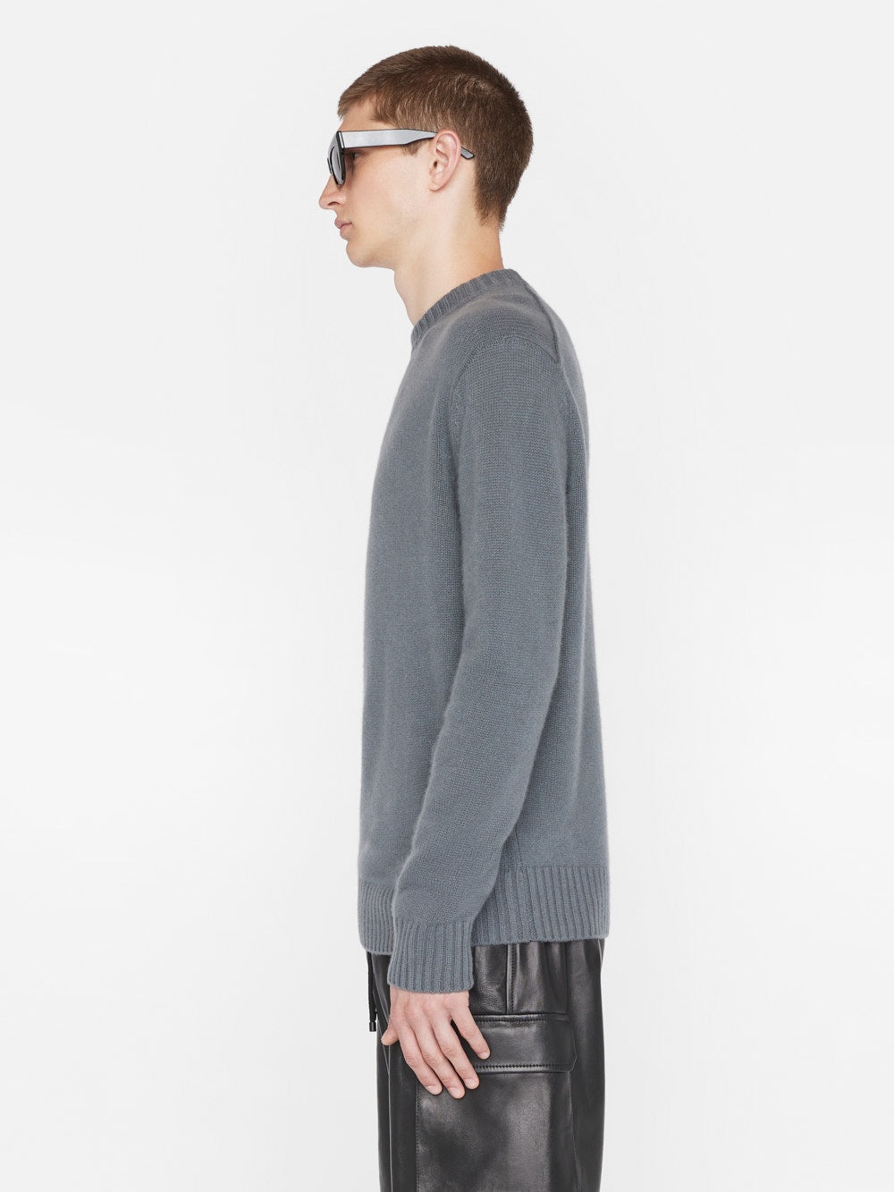 Cashmere Crewneck Sweater in Charcoal Grey - 6