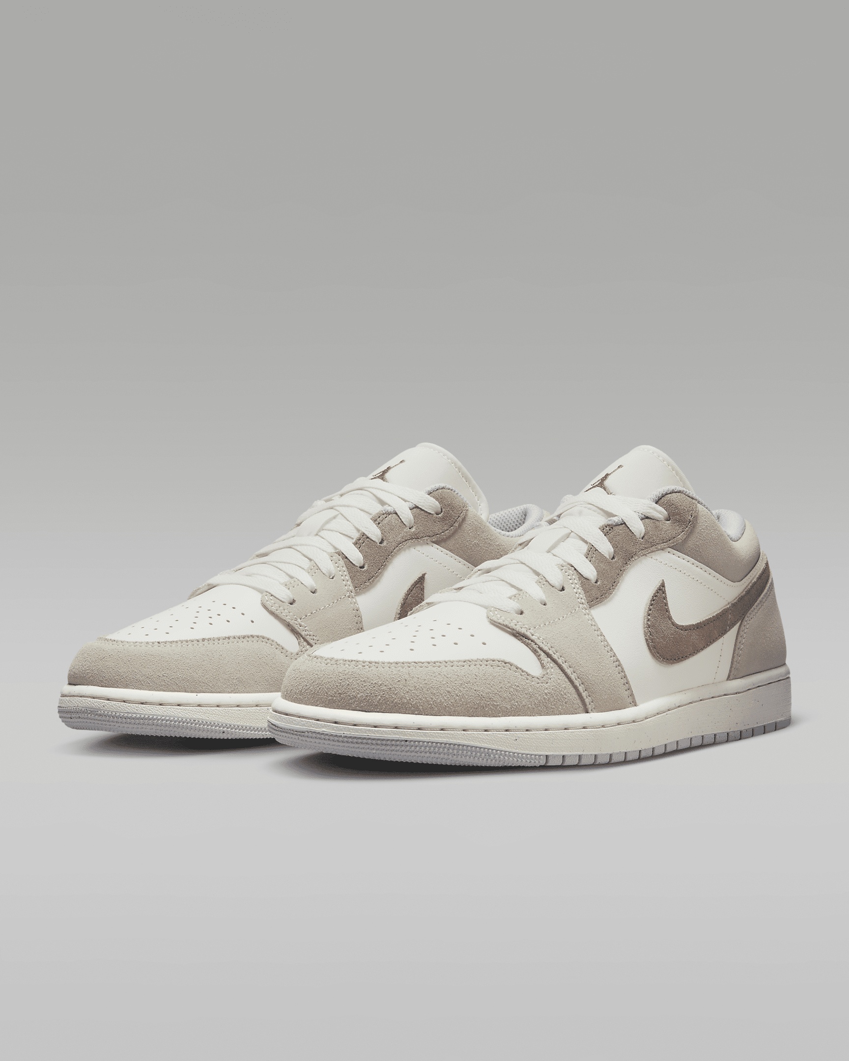 Air Jordan 1 Low SE Men's Shoes - 5