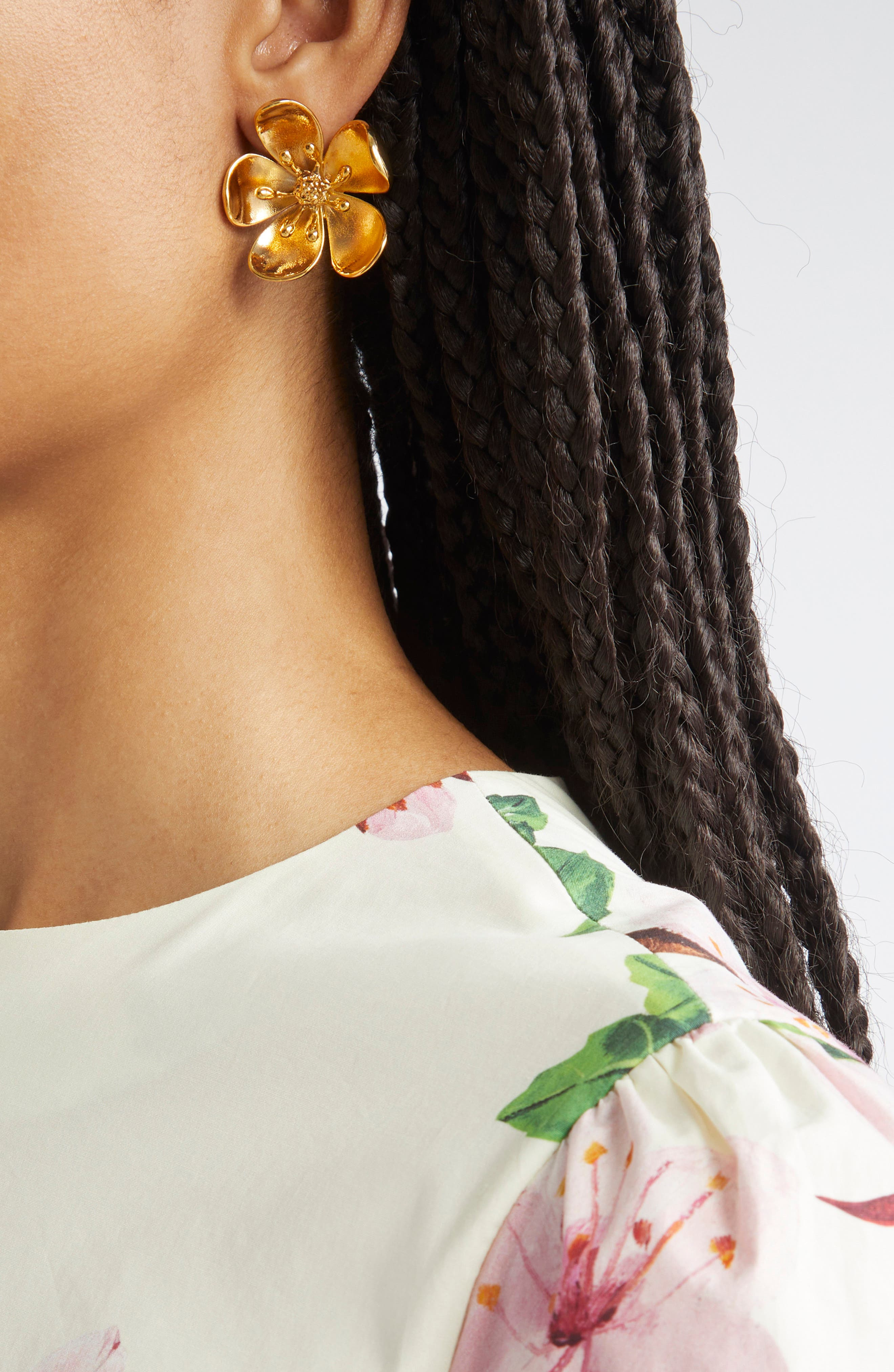 Oscar de la Renta Small Cherry Blossom Clip-On Earrings in Yellow Gold at Nordstrom - 2