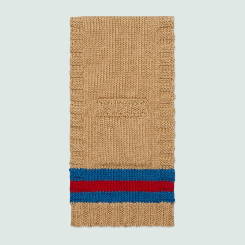 Wool scarf with pockets 1