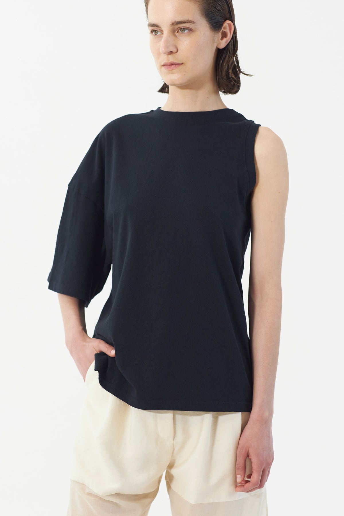 ORGANIC COTTON ONE-SLEEVE T-SHIRT BLACK - 5
