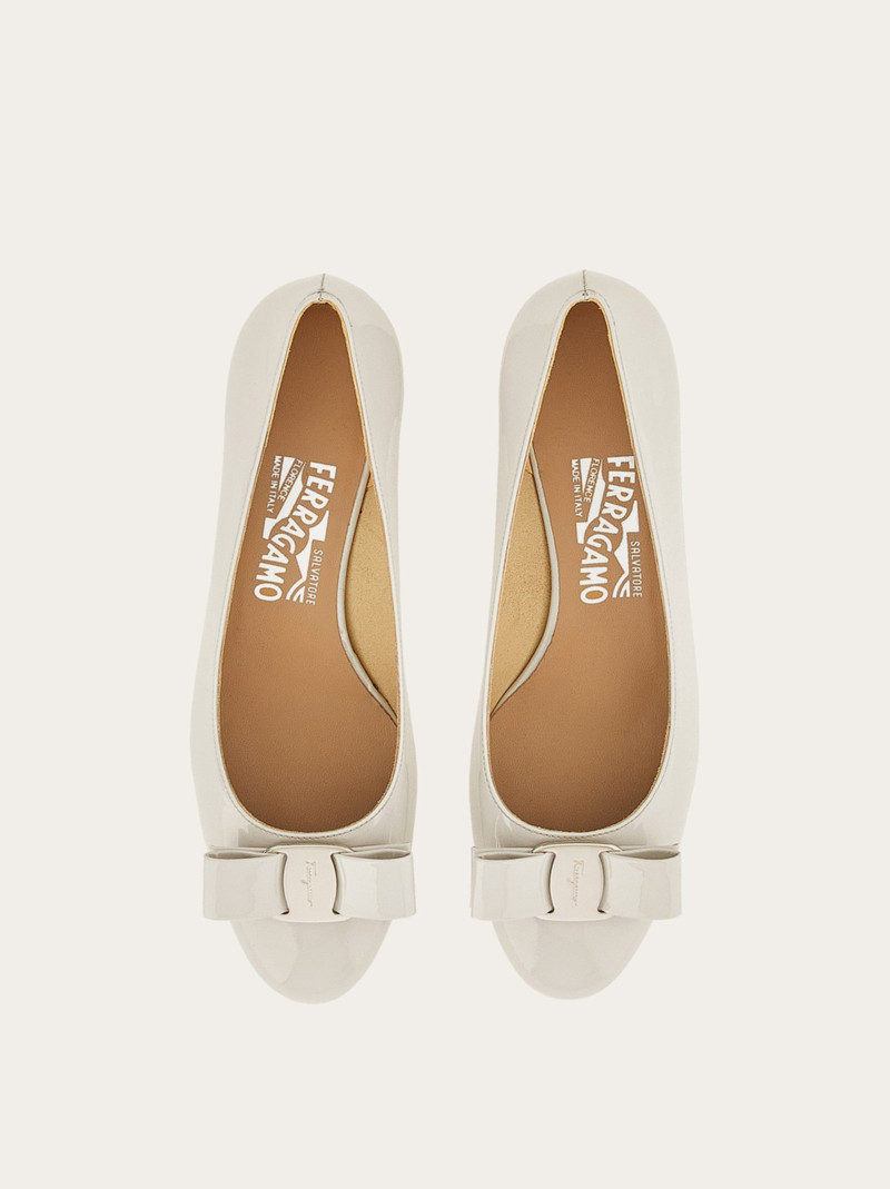 FERRAGAMO Vara pump outlook