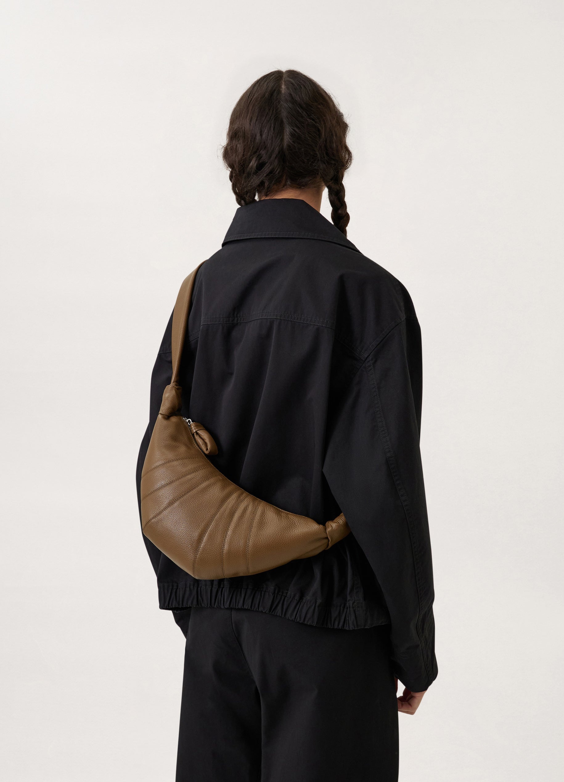 SMALL CROISSANT BAG
GRAINED LEATHER - 9