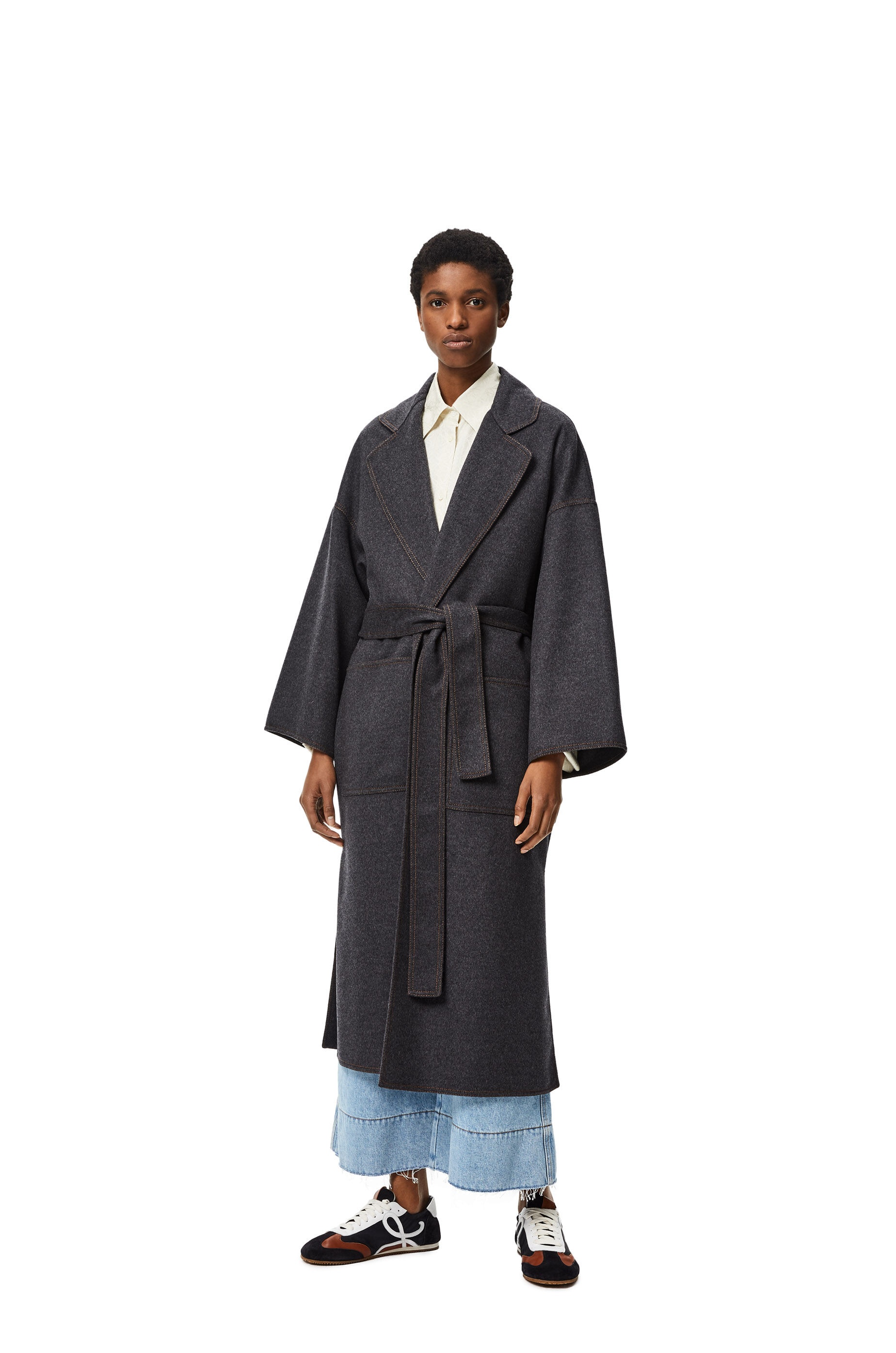 Oversize belted coat in cashmere and silk - 3