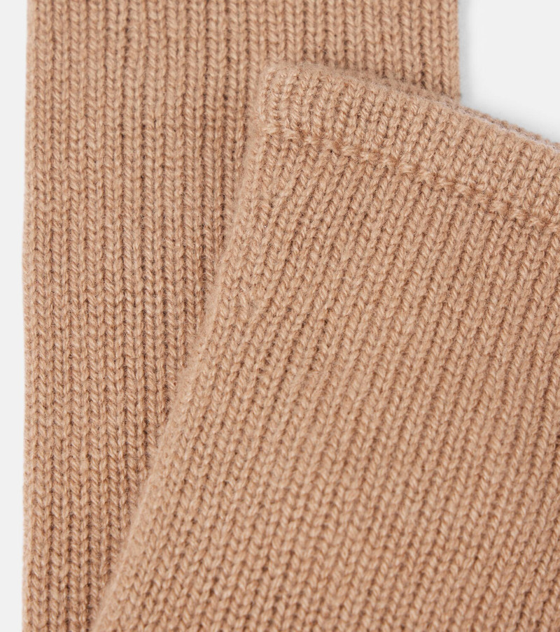 Max Mara Cashmere gloves outlook