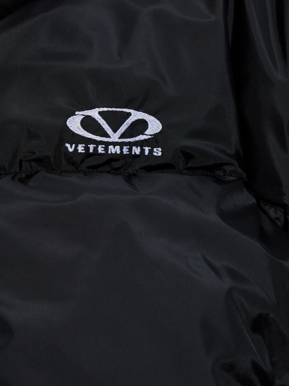 logo-embroidered puffer jacket - 5
