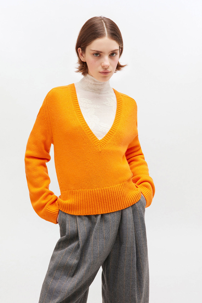 GANNI BROWN V-NECK SWEATER outlook