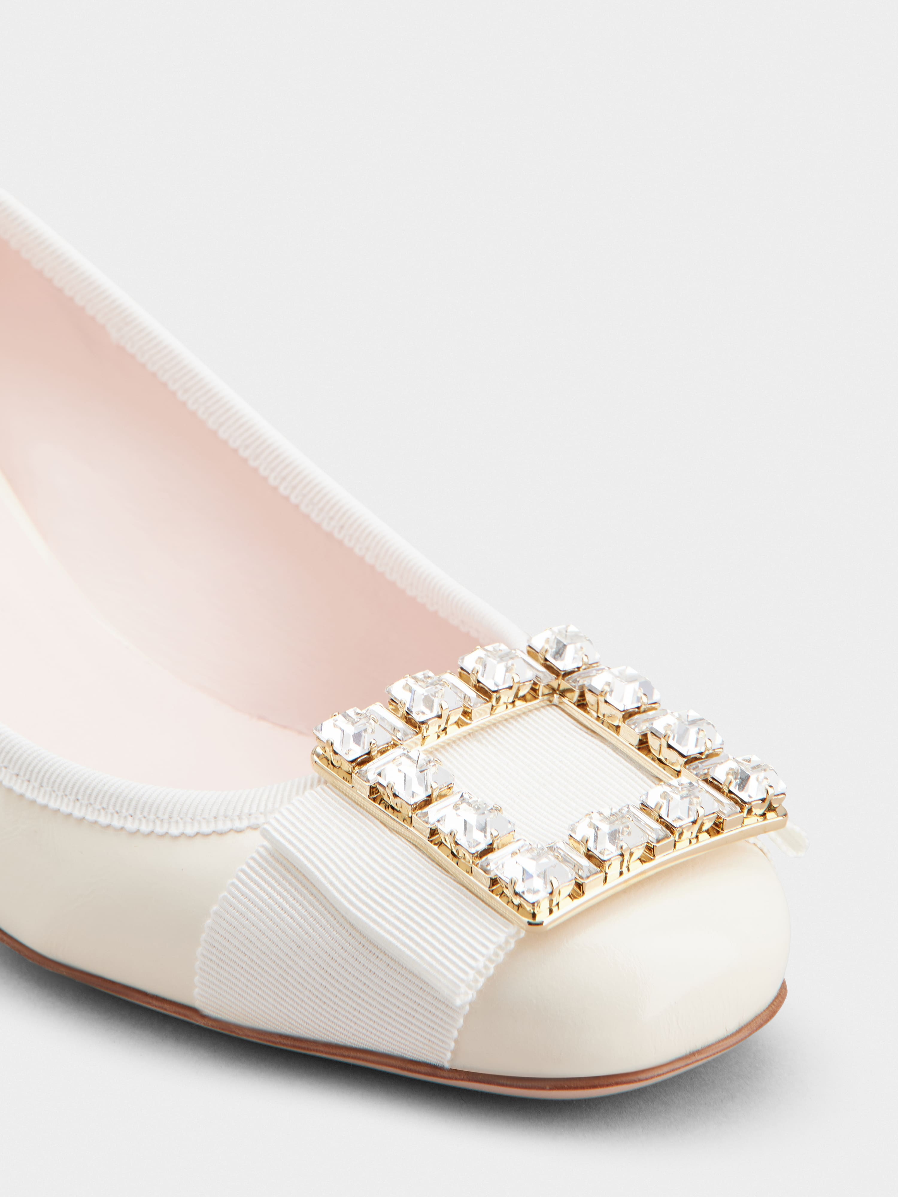 Très Vivier Pumps in patent leather - 3