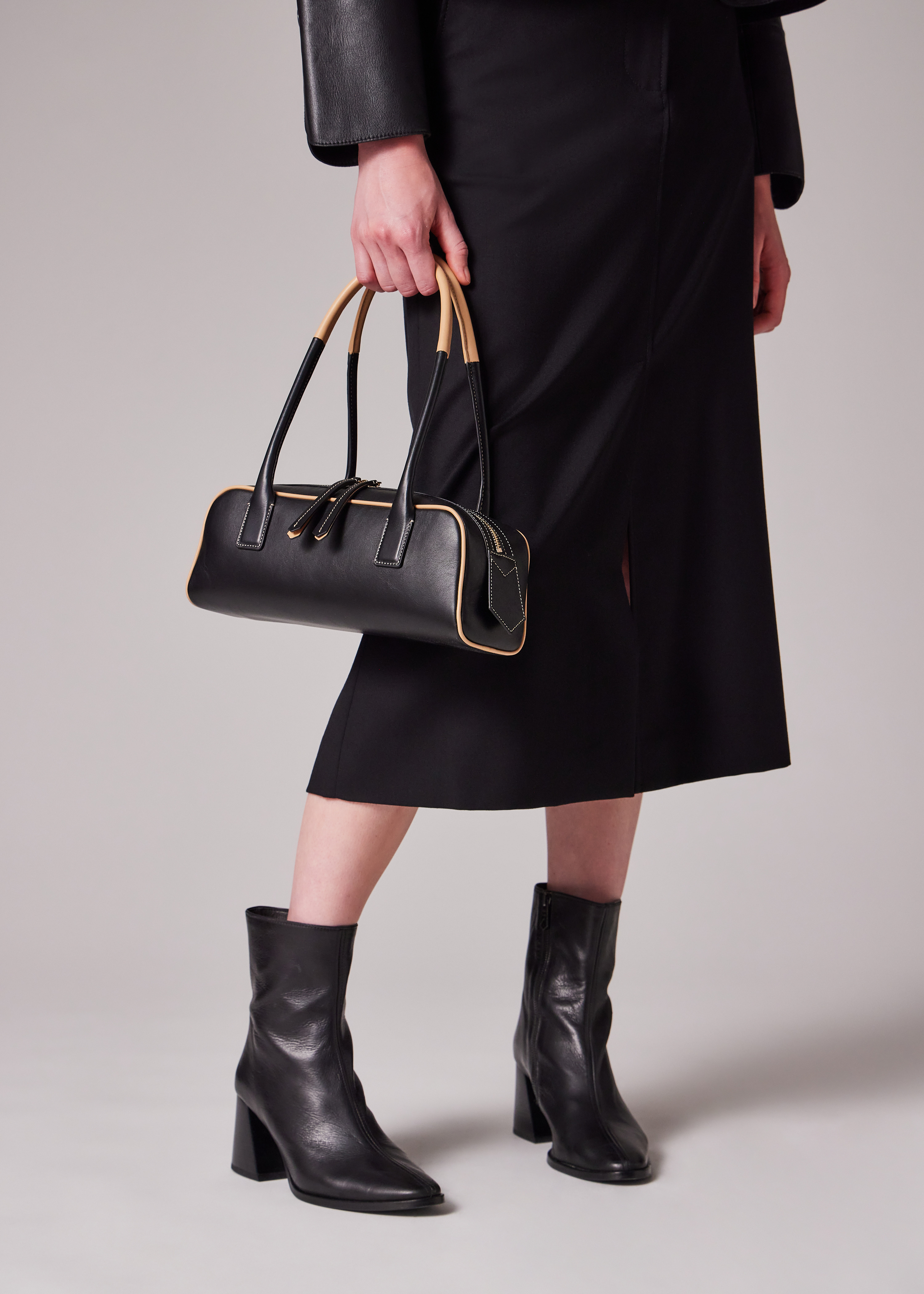 Women's Black Leather Top Handle Shoulder Bag - 7