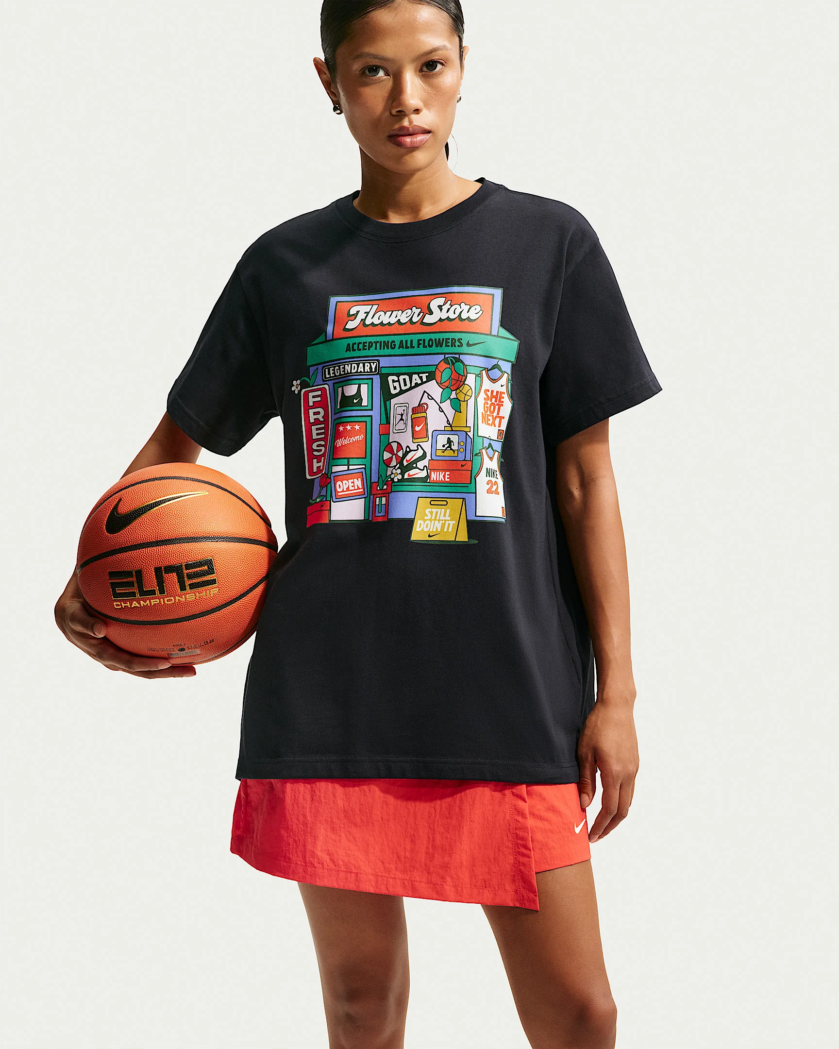 Nike Women's Oversized Graphic T-Shirt - 1