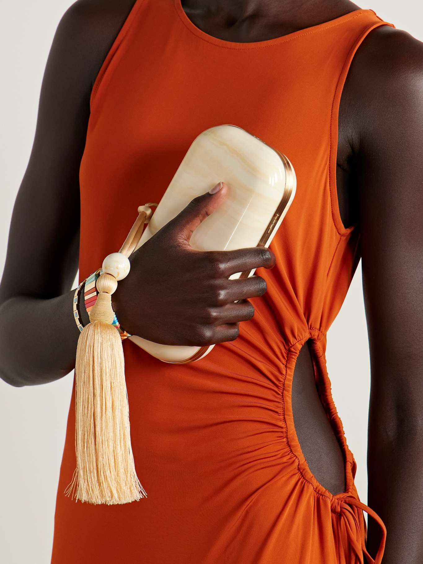 Yasmin tasseled resin clutch Neutral - 2