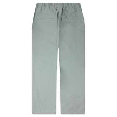 ESSENTIALS WOMEN'S RELAXED TROUSER - SYCAMORE outlook