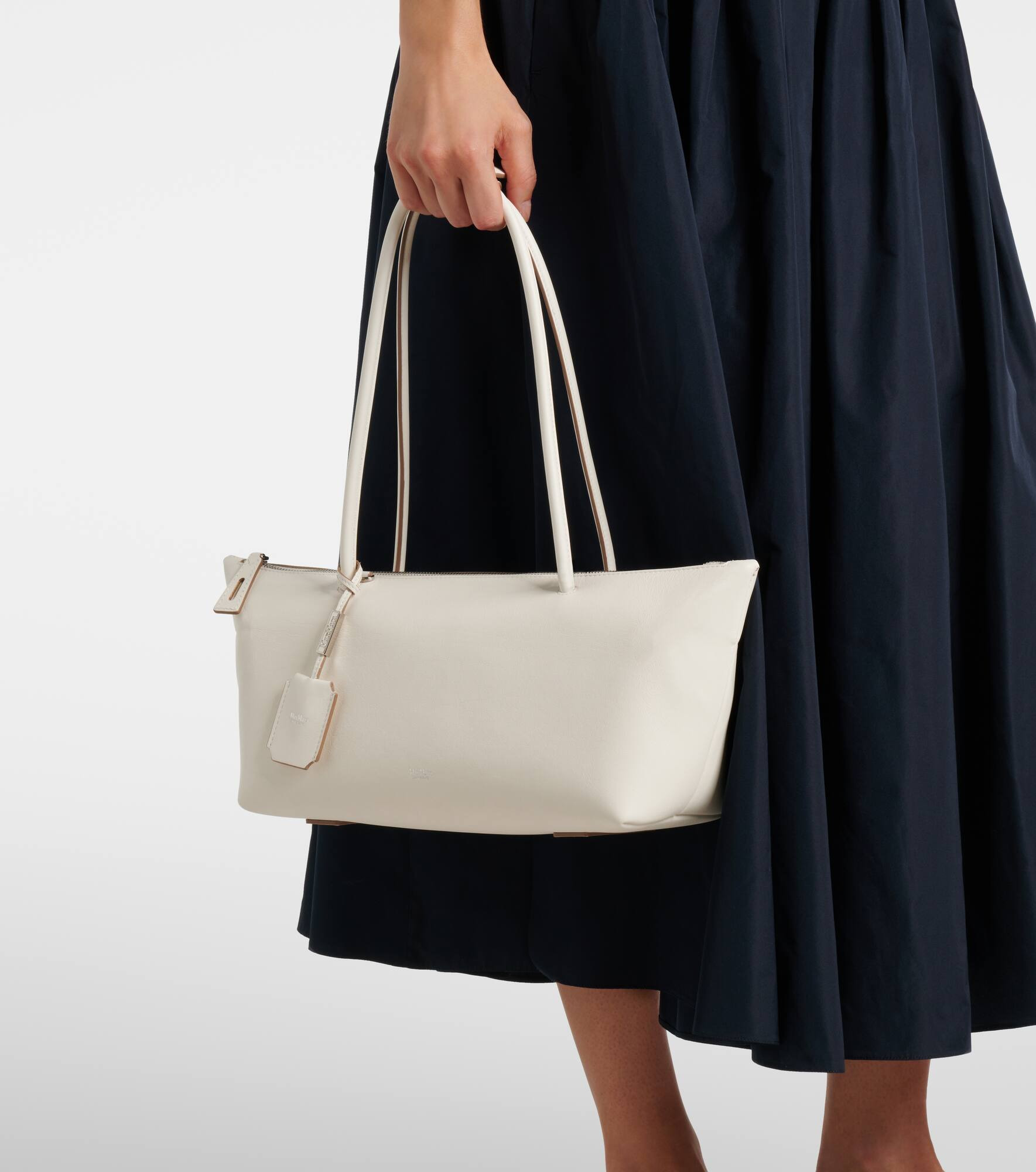 Holdall Small leather shoulder bag - 7