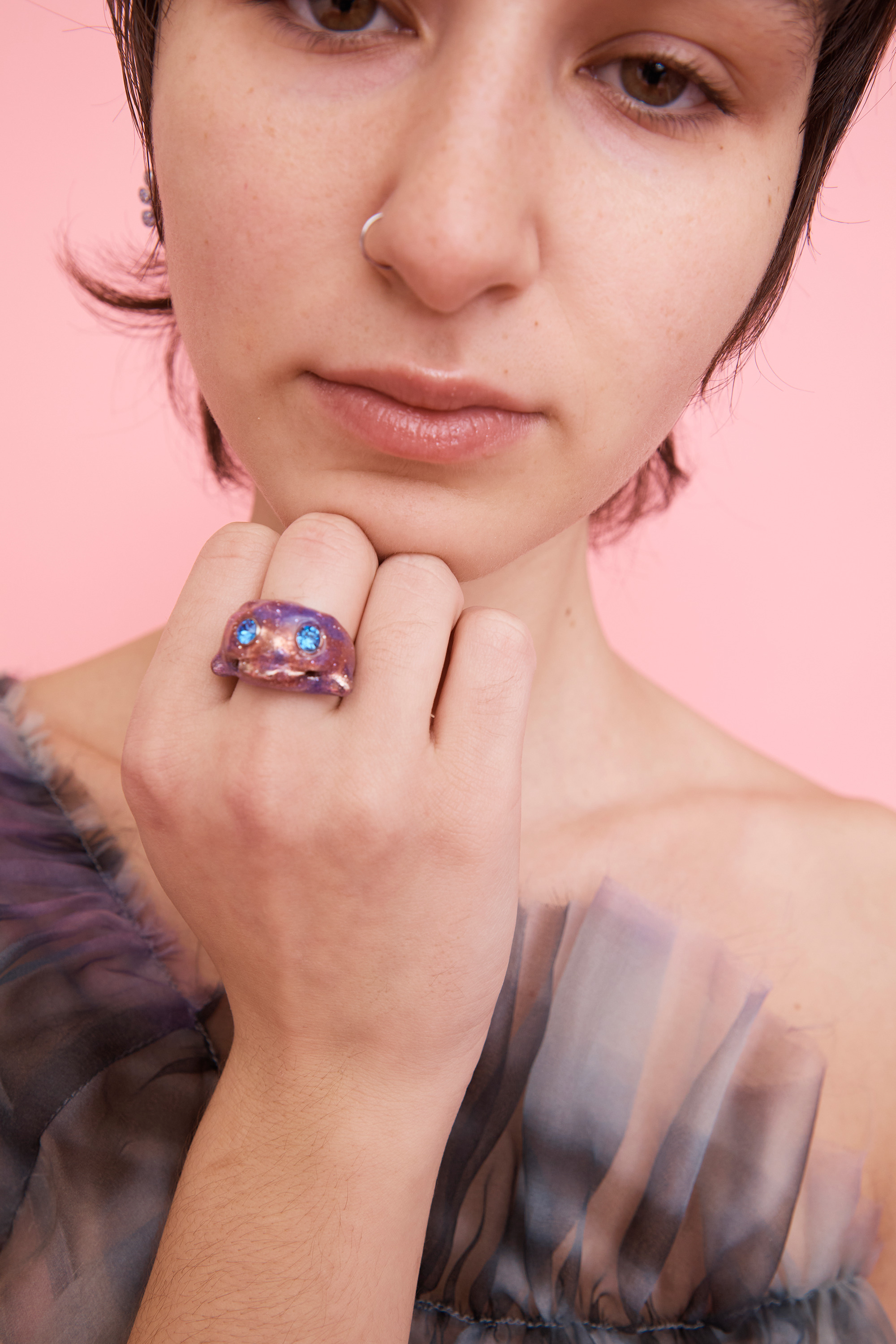 PINK GLITTER BABY DOLPHIN RING - 2