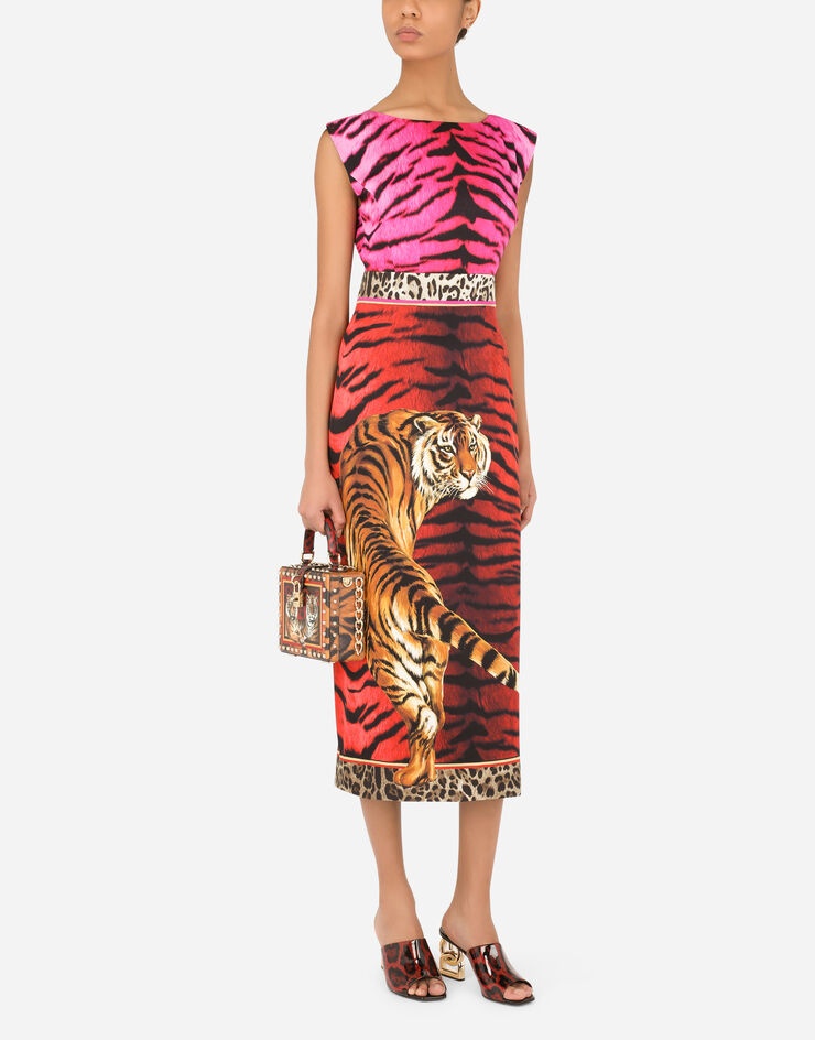 Charmeuse calf-length dress with tiger print - 6