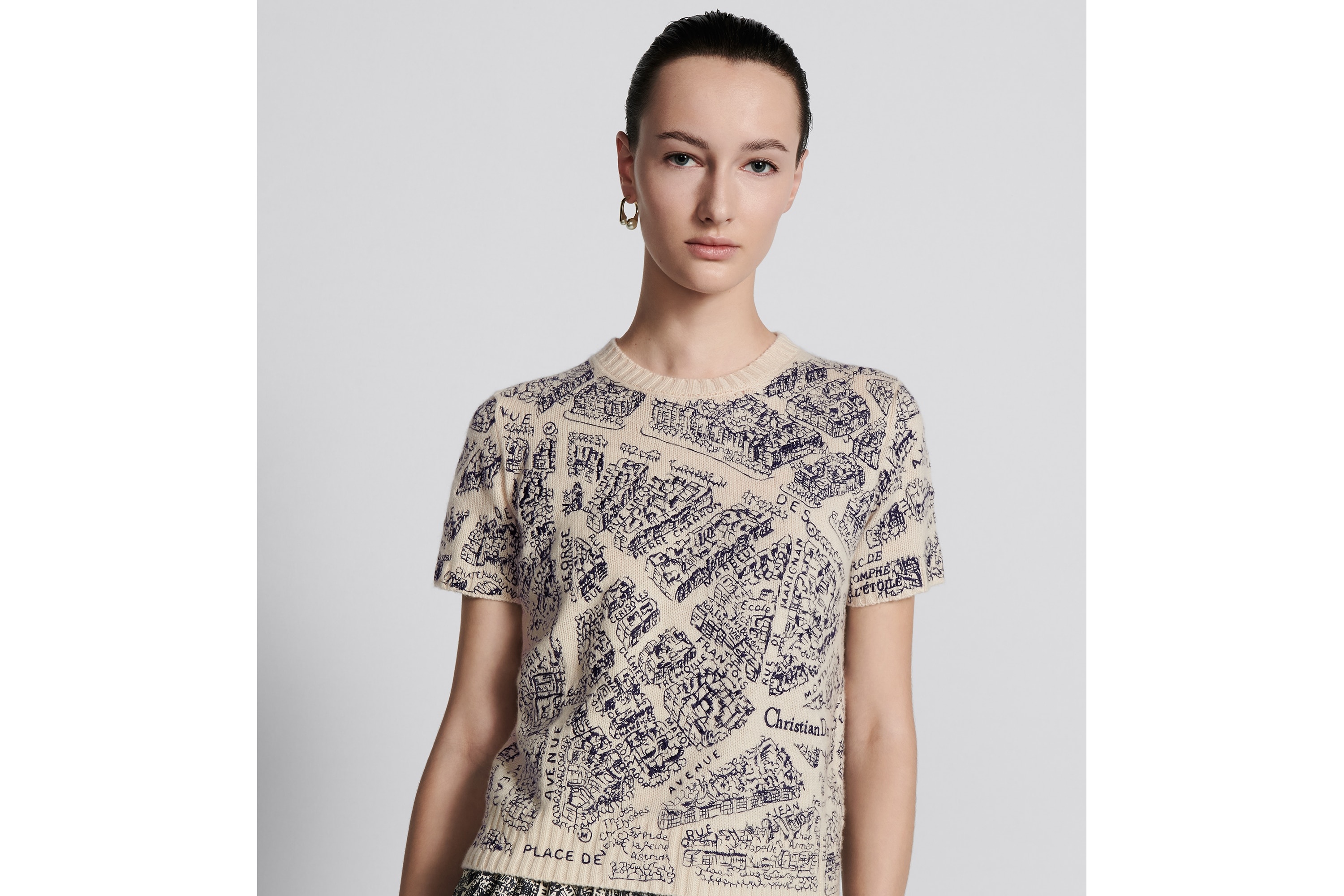 Short-Sleeved Sweater - 2