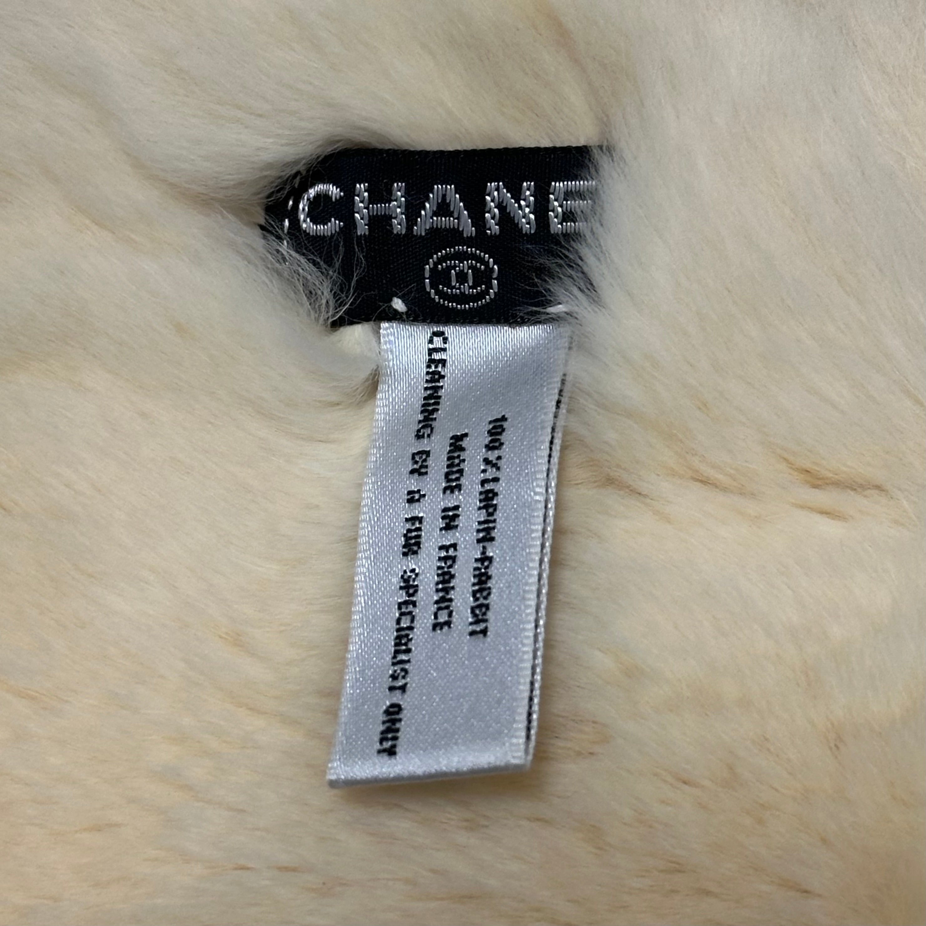 CHANEL Fall Winter 2001 CC Rabbit Fur Wristband - 5