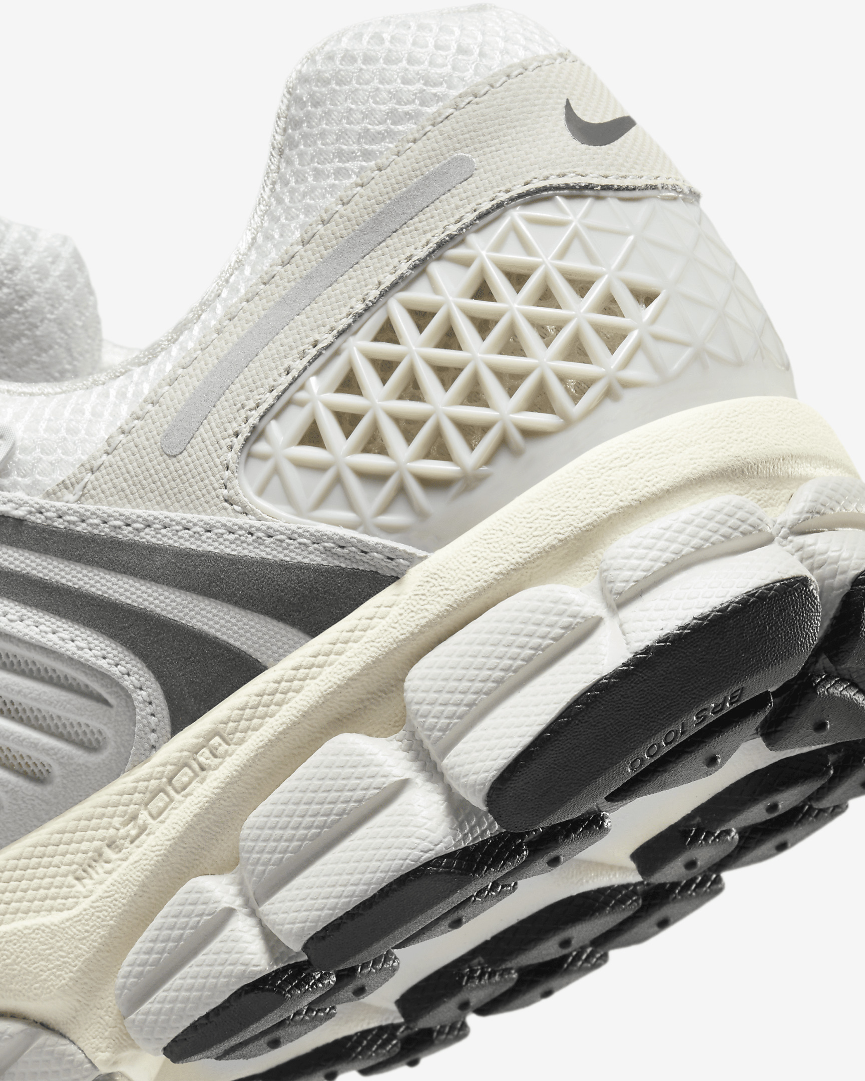 Nike Zoom Vomero 5 SE Men's Shoes - 8