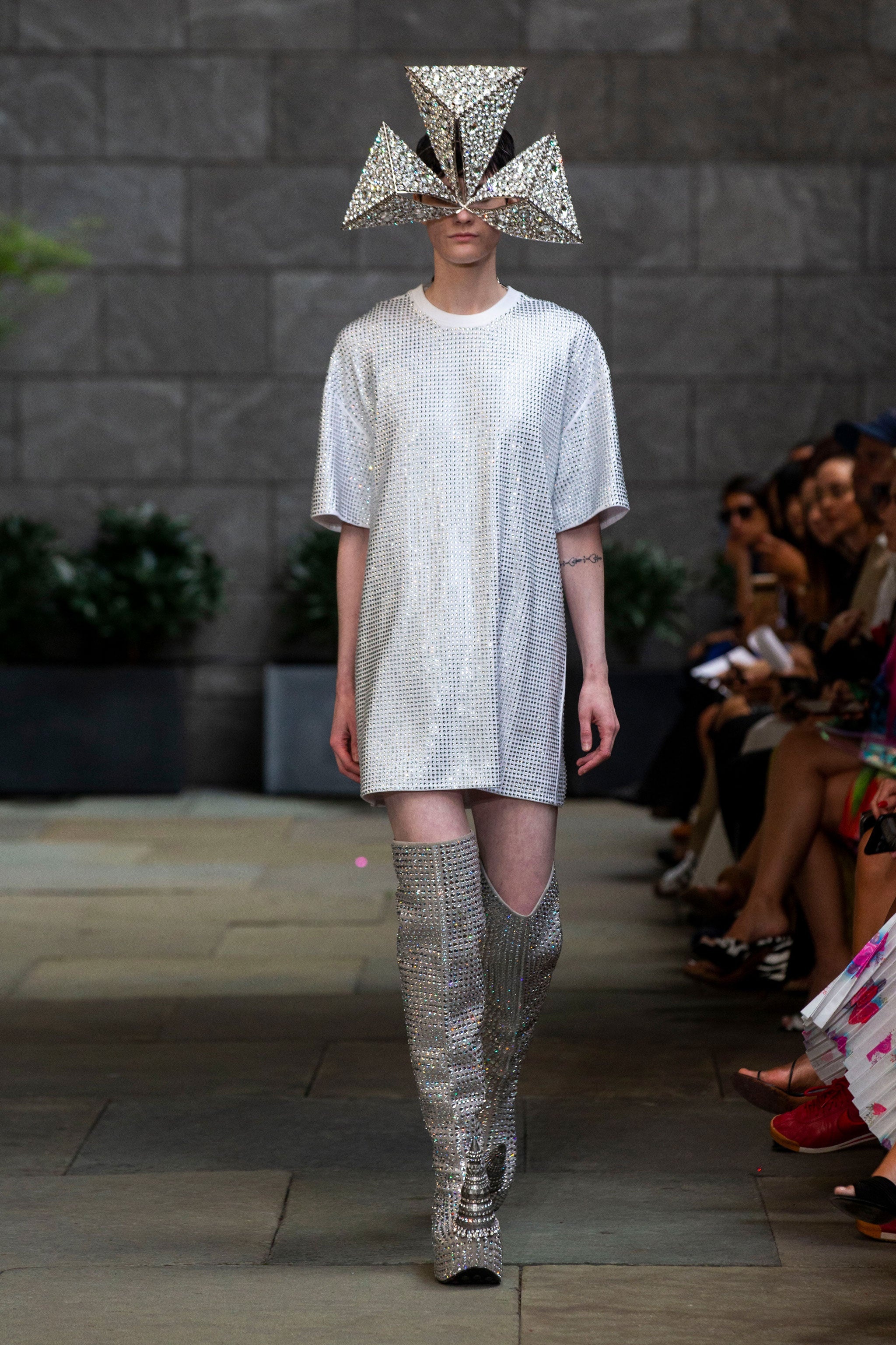 CRYSTAL EMBELLISHED T-SHIRT DRESS - 4