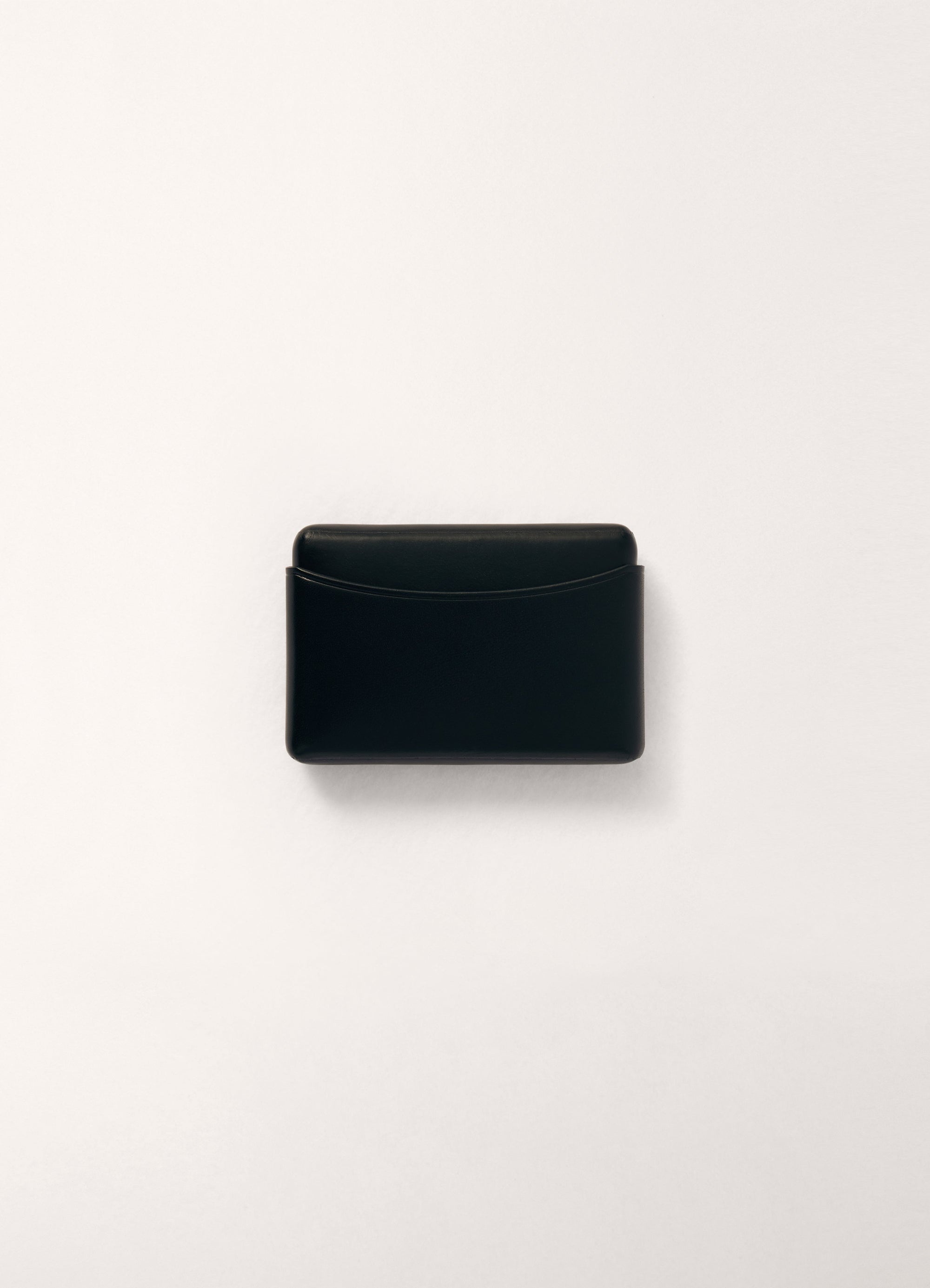 MOLDED CARD HOLDER
MOLDED CALF LEATHER - 1