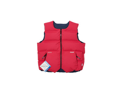 PALACE GORE-TEX INFINIUM REVERSO DOWN VEST PINK / NAVY outlook