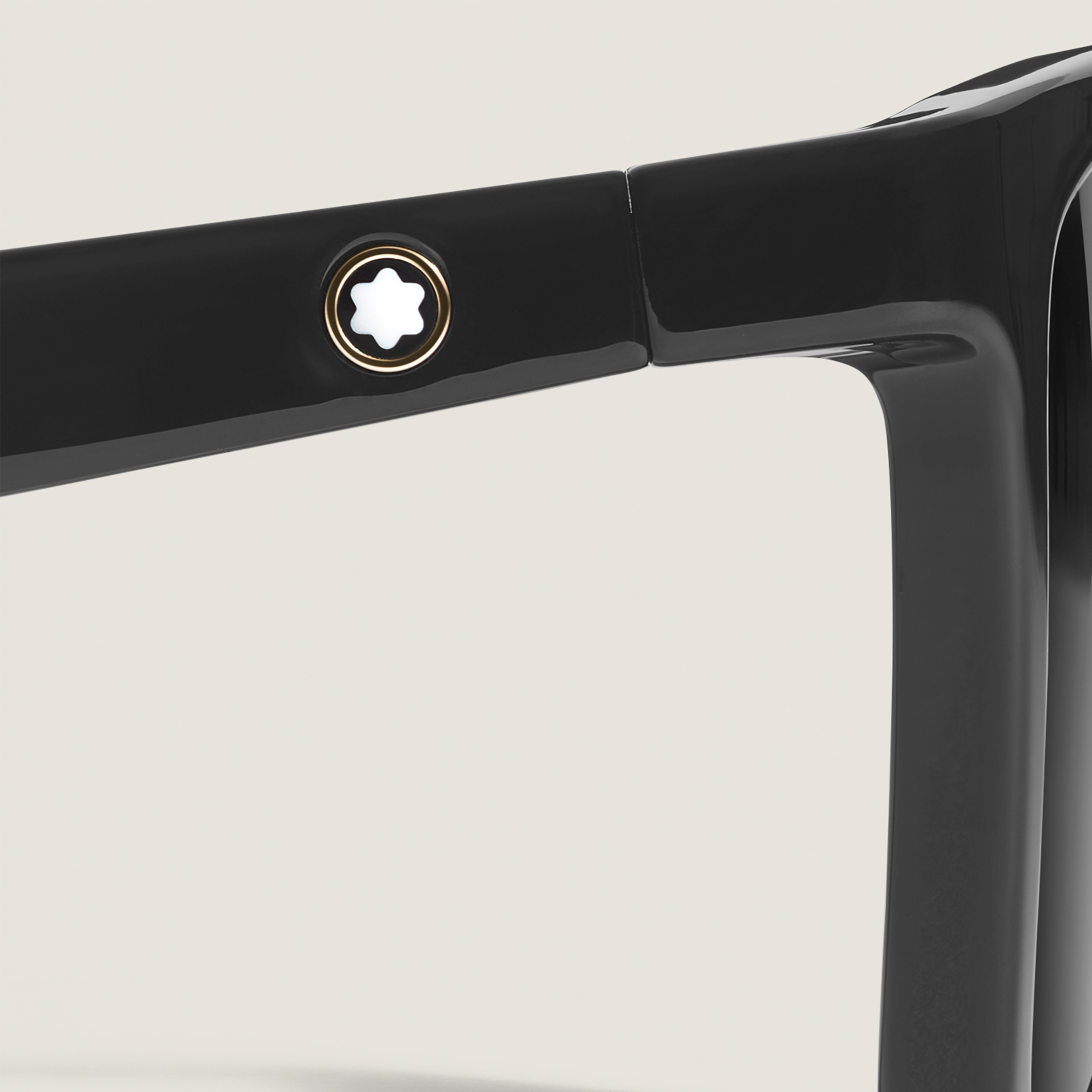Rectangular Sunglasses with Injected Black Coloured Frame - 3