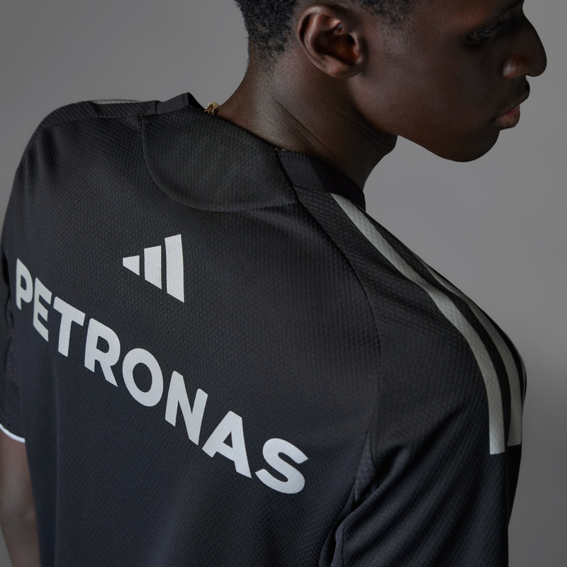 MERCEDES - AMG PETRONAS FORMULA ONE TEAM MECHANICS JERSEY 8