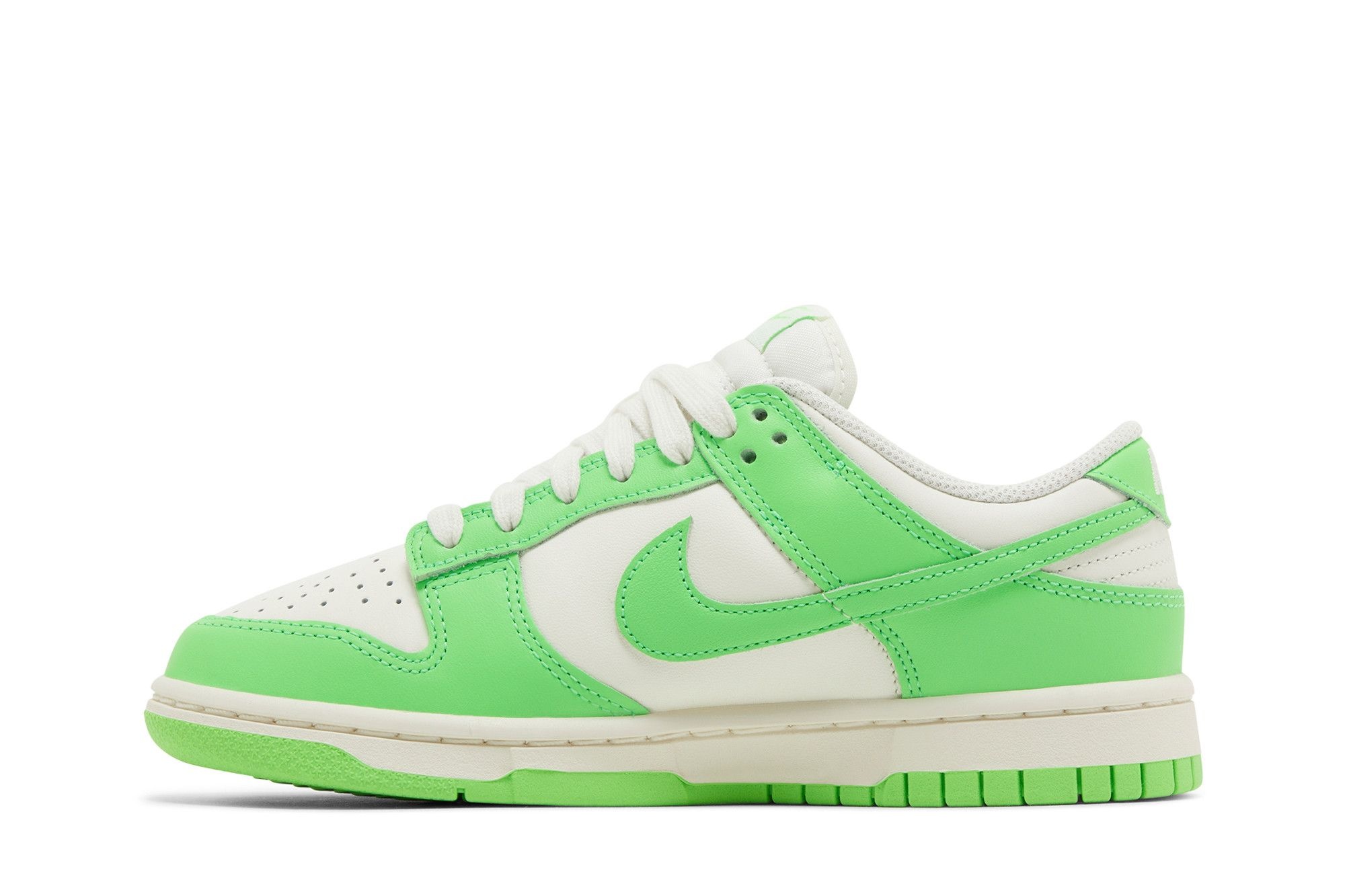 Wmns Dunk Low 'Green Strike' - 3
