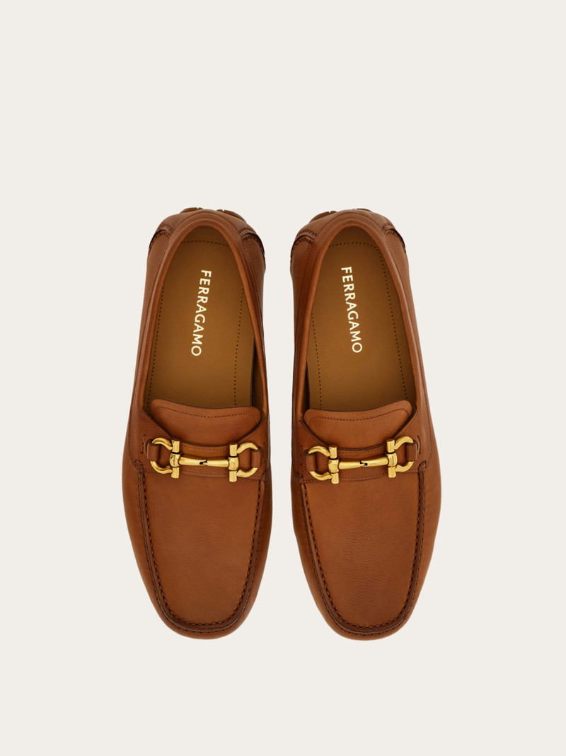 FERRAGAMO Gancini ornament driver outlook