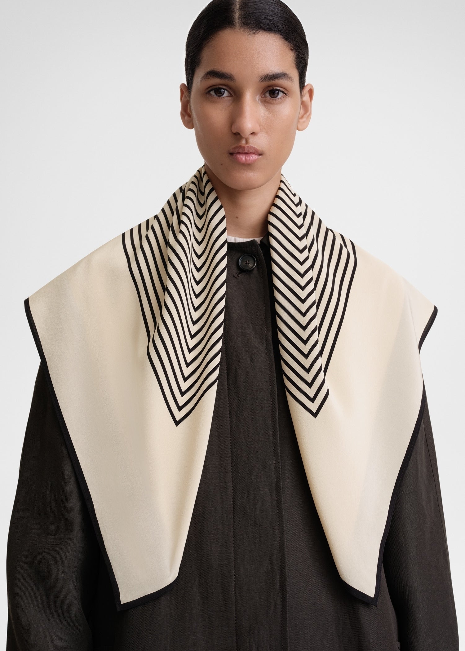 Totême Centered monogram silk scarf crème | REVERSIBLE