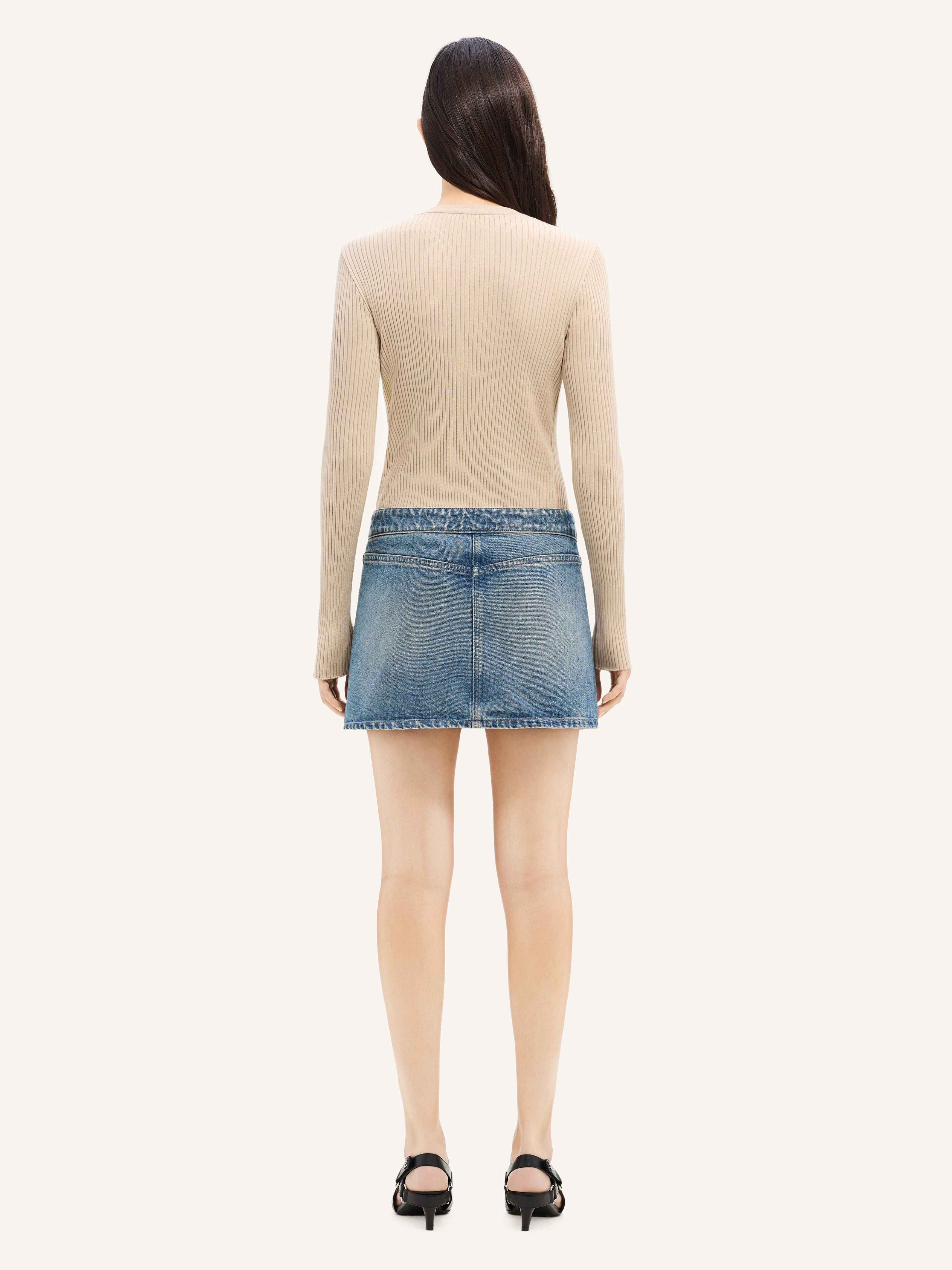 2-POCKET DENIM MINI SKIRT - 4