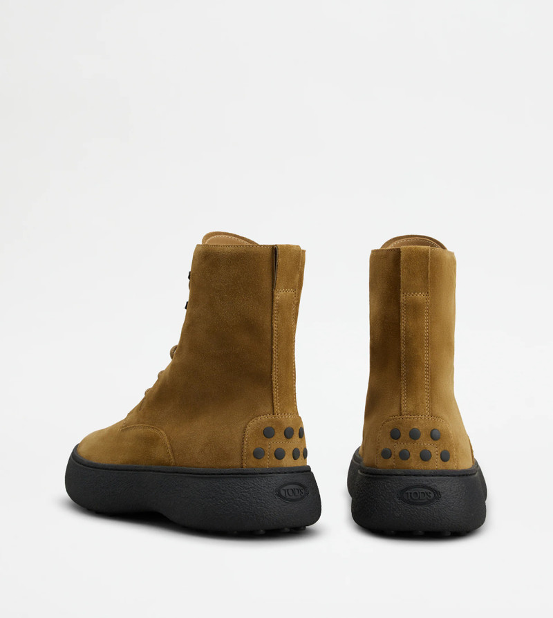 Tod's TOD'S W. G. LACE-UP ANKLE BOOTS IN SUEDE - BROWN outlook