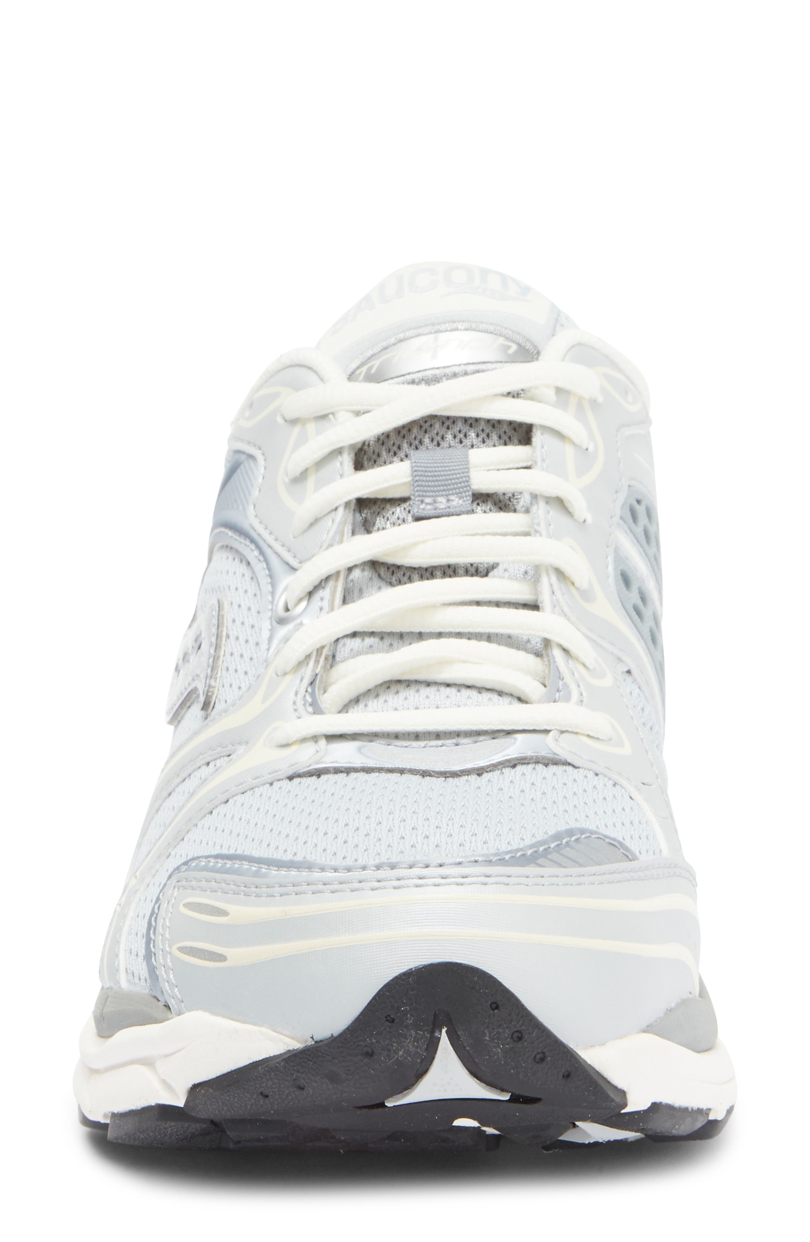 Saucony ProGrid Triumph 4 Sneaker in Light Grey at Nordstrom - 4