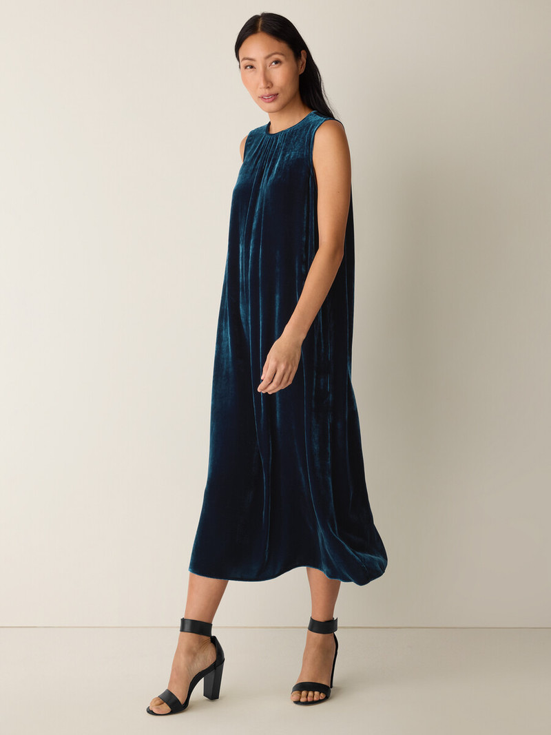Velvet Round Neck Dress 3