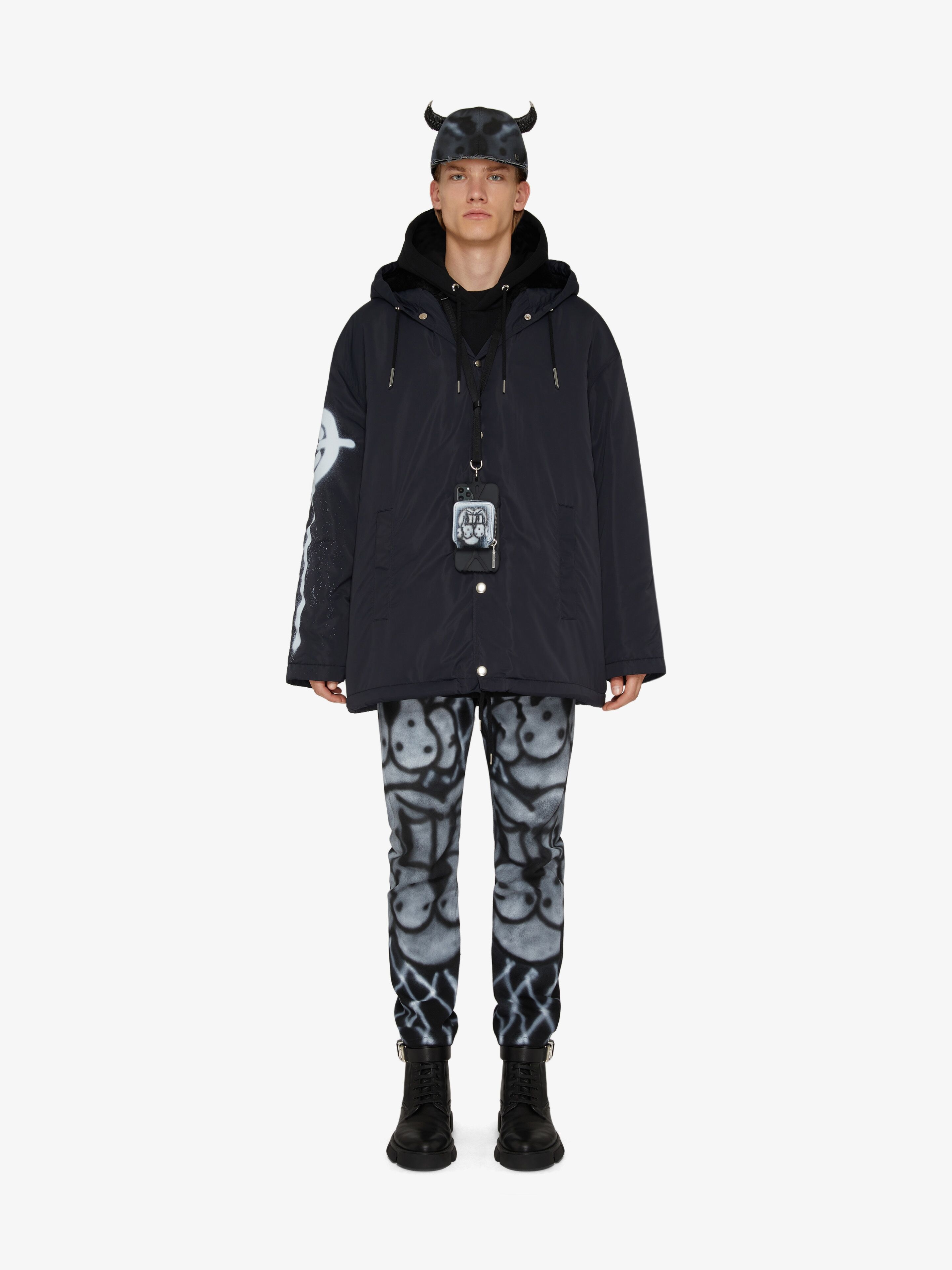 SLIM FIT JEANS WITH TAG EFFECT PRINTS - 2