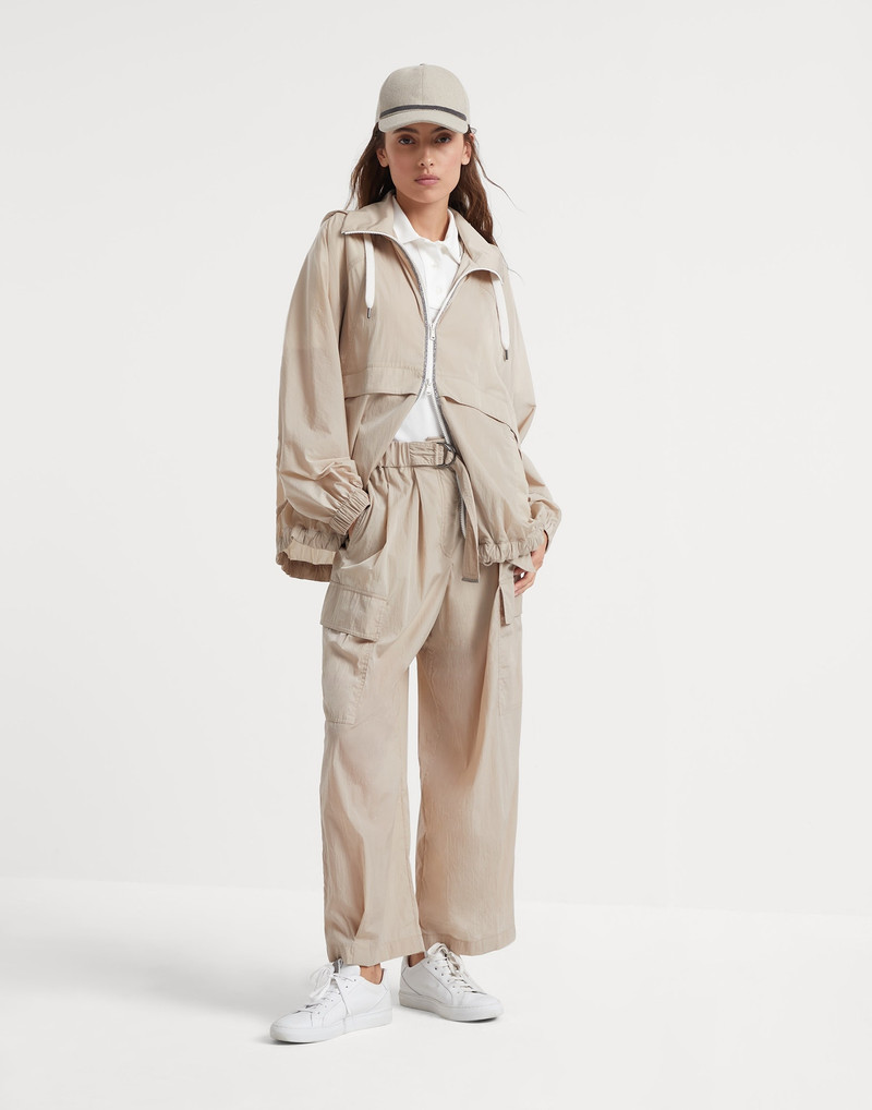 Wrinkled cloth hooded outerwear with precious trims 5